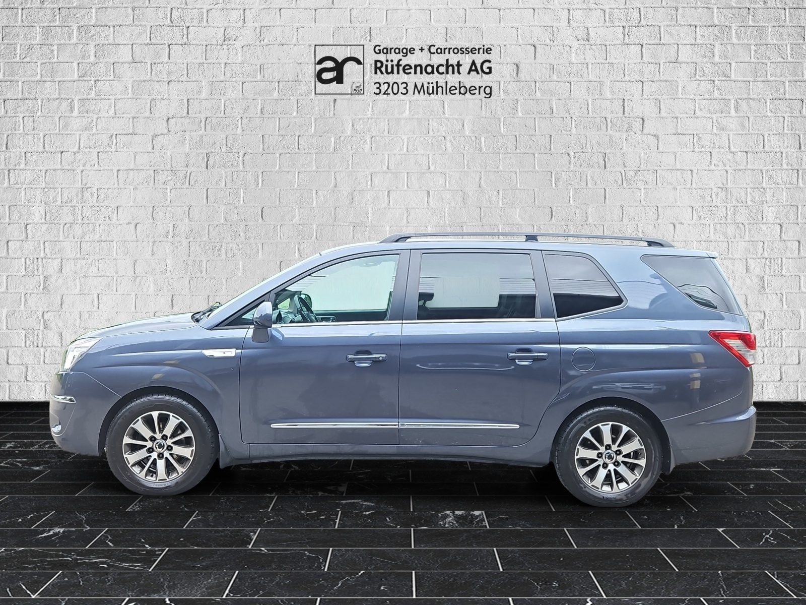 KGM-SsangYong Rodius SV 220 e-XDi 4WD Turismo-image-4