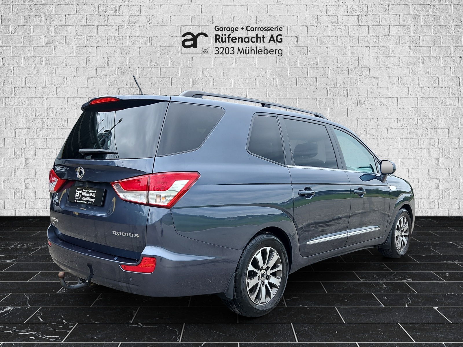 KGM-SsangYong Rodius SV 220 e-XDi 4WD Turismo-image-1