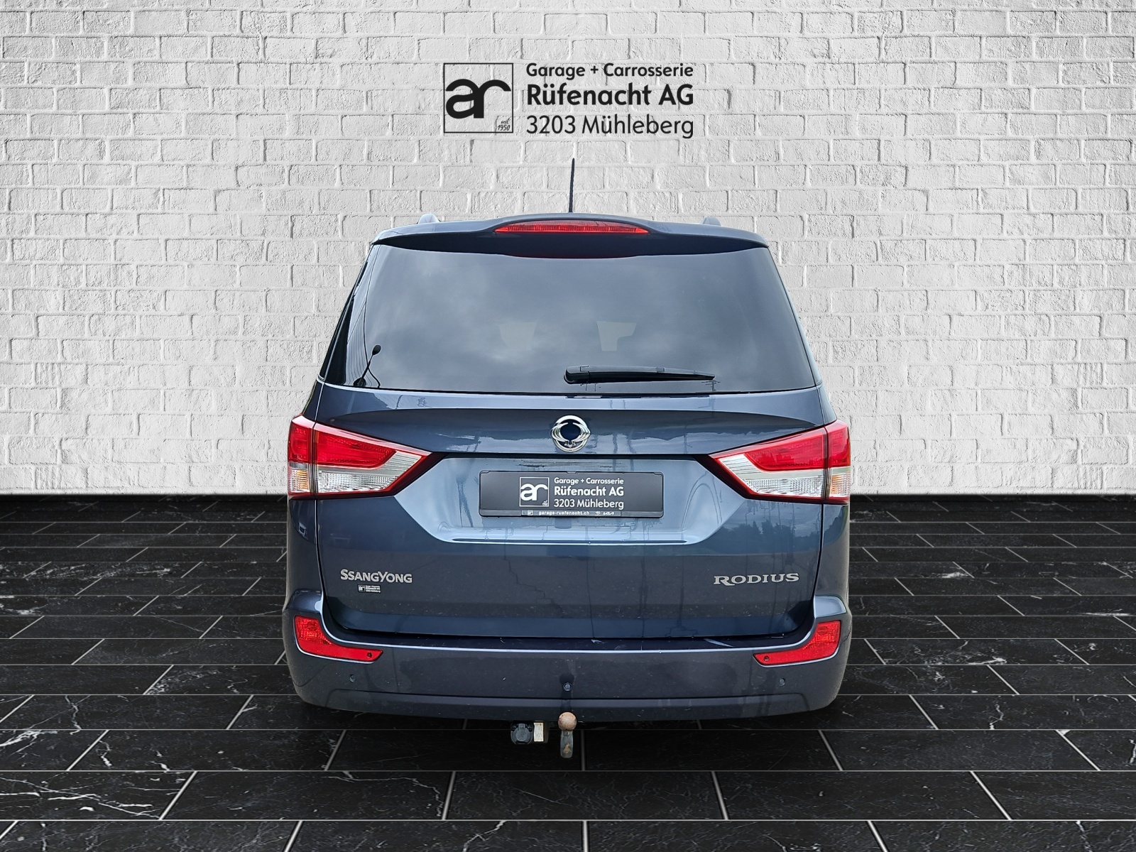 KGM-SsangYong Rodius SV 220 e-XDi 4WD Turismo-image-3