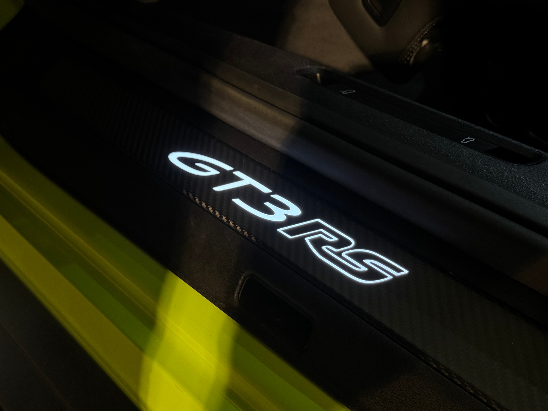 PORSCHE 911 GT3 RS-image-22