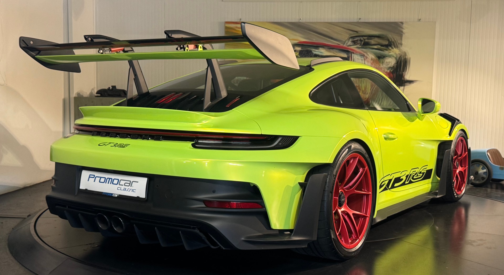 PORSCHE 911 GT3 RS-image-4