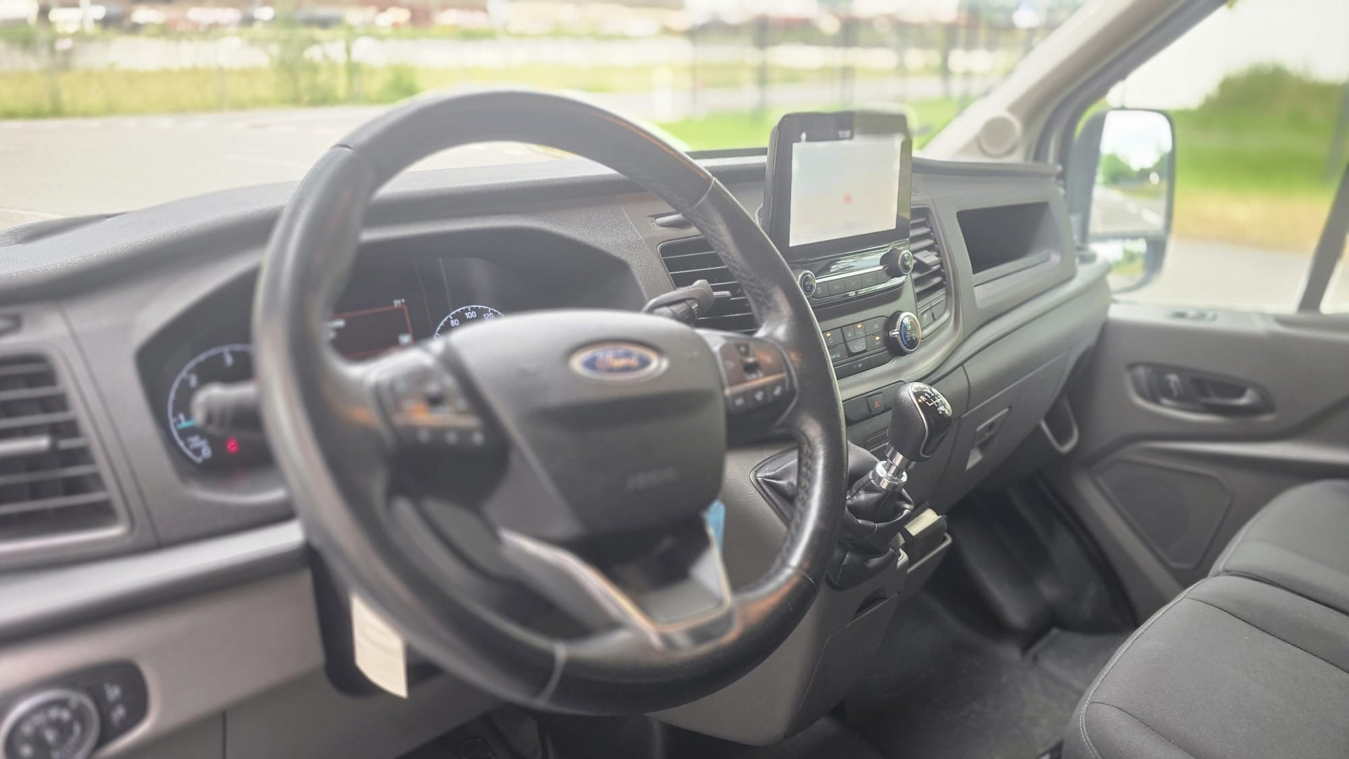 FORD Transit Van 350 L4 Trend 2.0 TDCi 170 HEV RWD-image-14