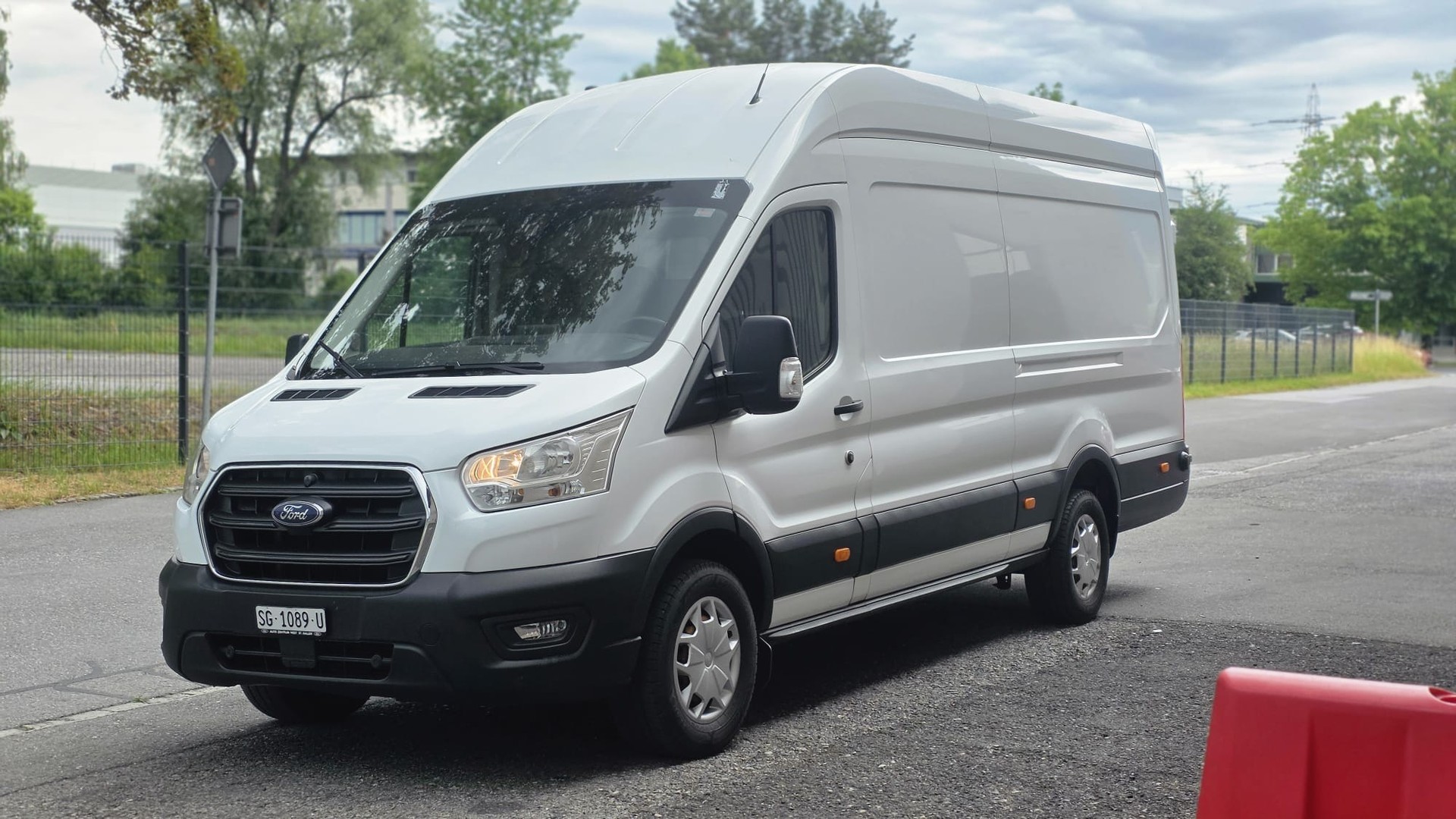 FORD Transit Van 350 L4 Trend 2.0 TDCi 170 HEV RWD-image-2