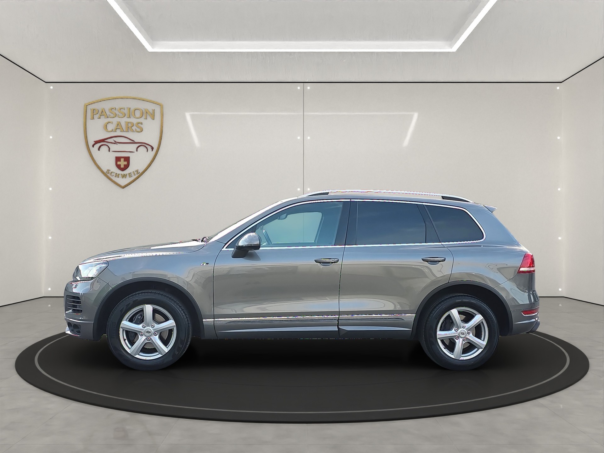VW Touareg 3.0 TDI BMT R-Line Tiptronic-image-1
