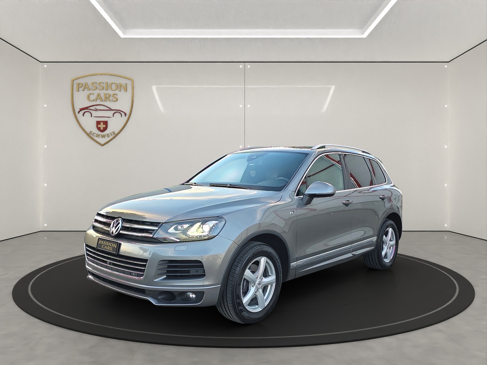 VW Touareg 3.0 TDI BMT R-Line Tiptronic-image-0