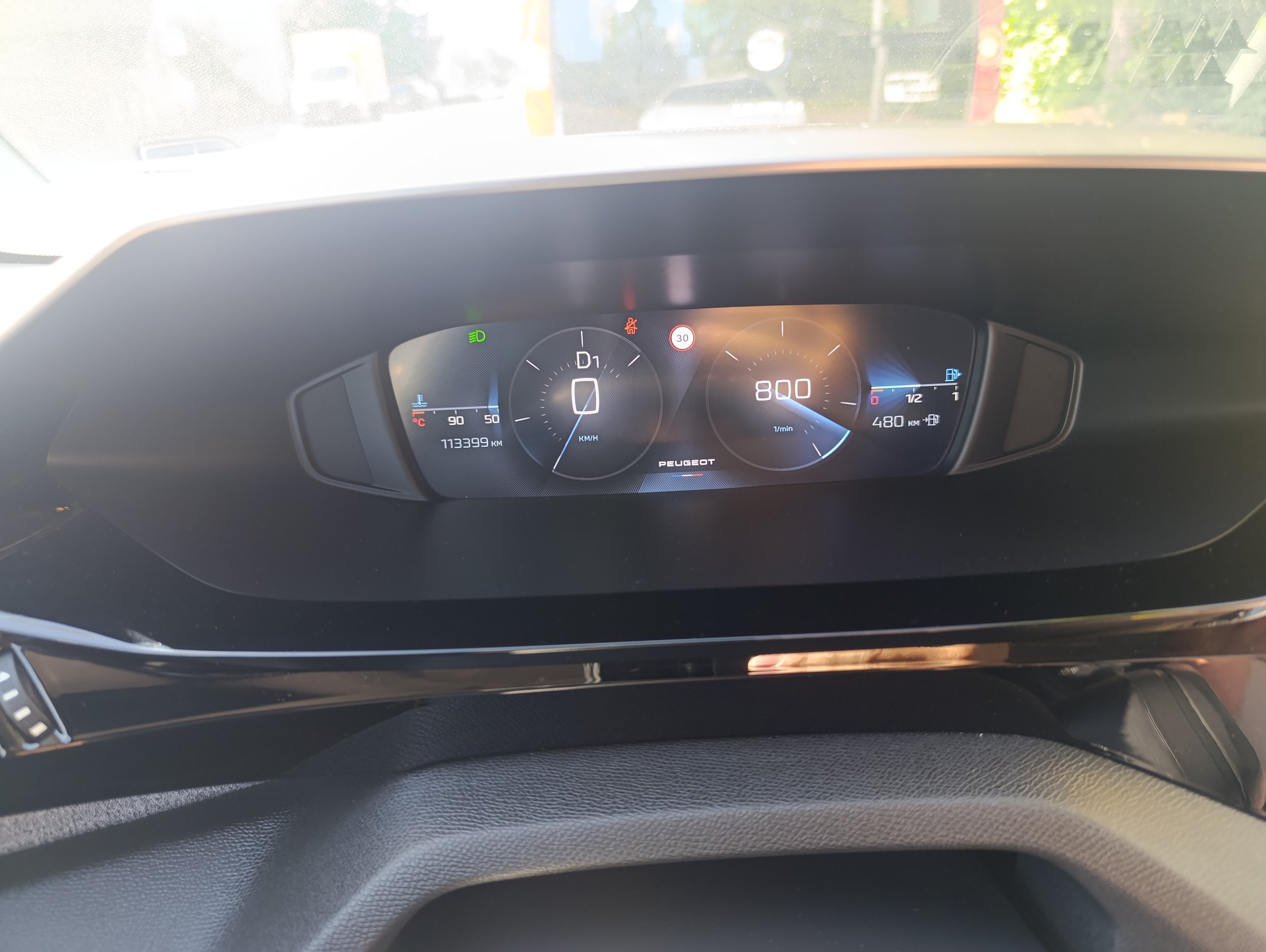 PEUGEOT 1.5 BlueHDi Allure-image-2