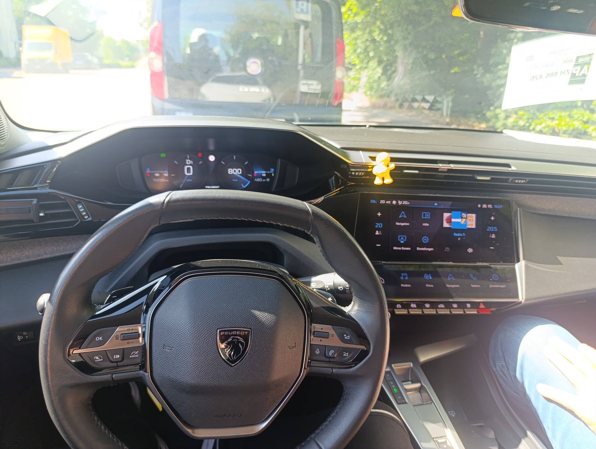 PEUGEOT 1.5 BlueHDi Allure-image-1
