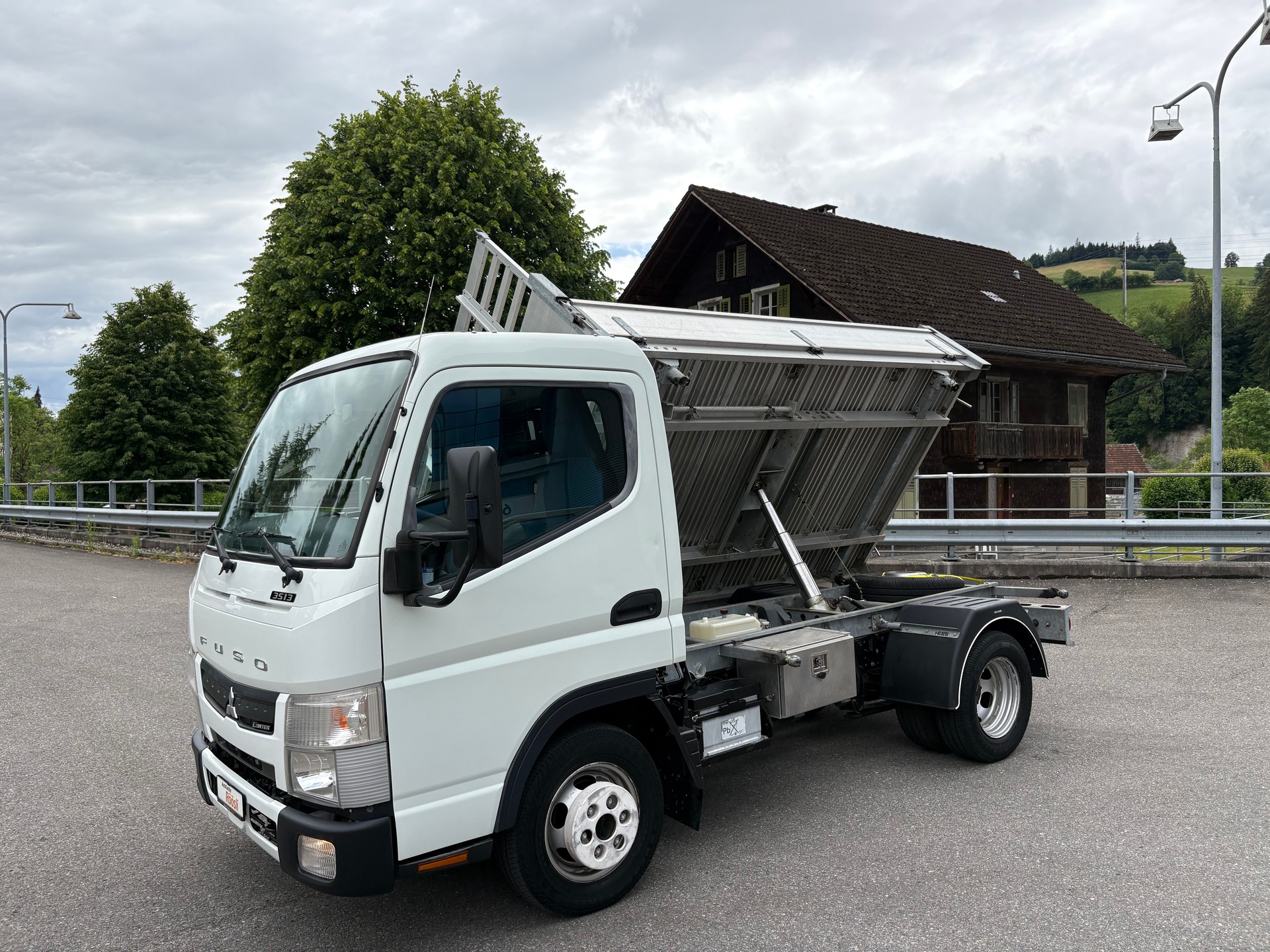 MITSUBISHI FUSO Canter 3C13-image-5