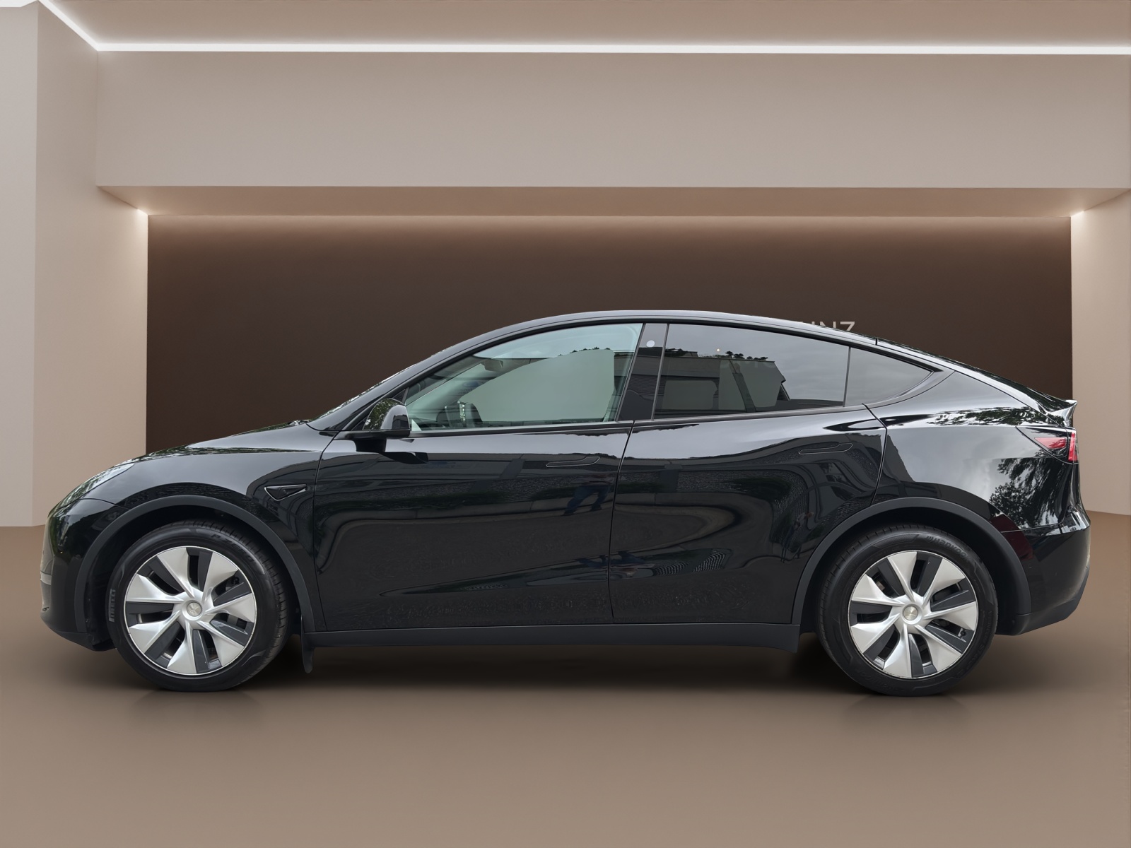 TESLA Model Y Long Range-image-1
