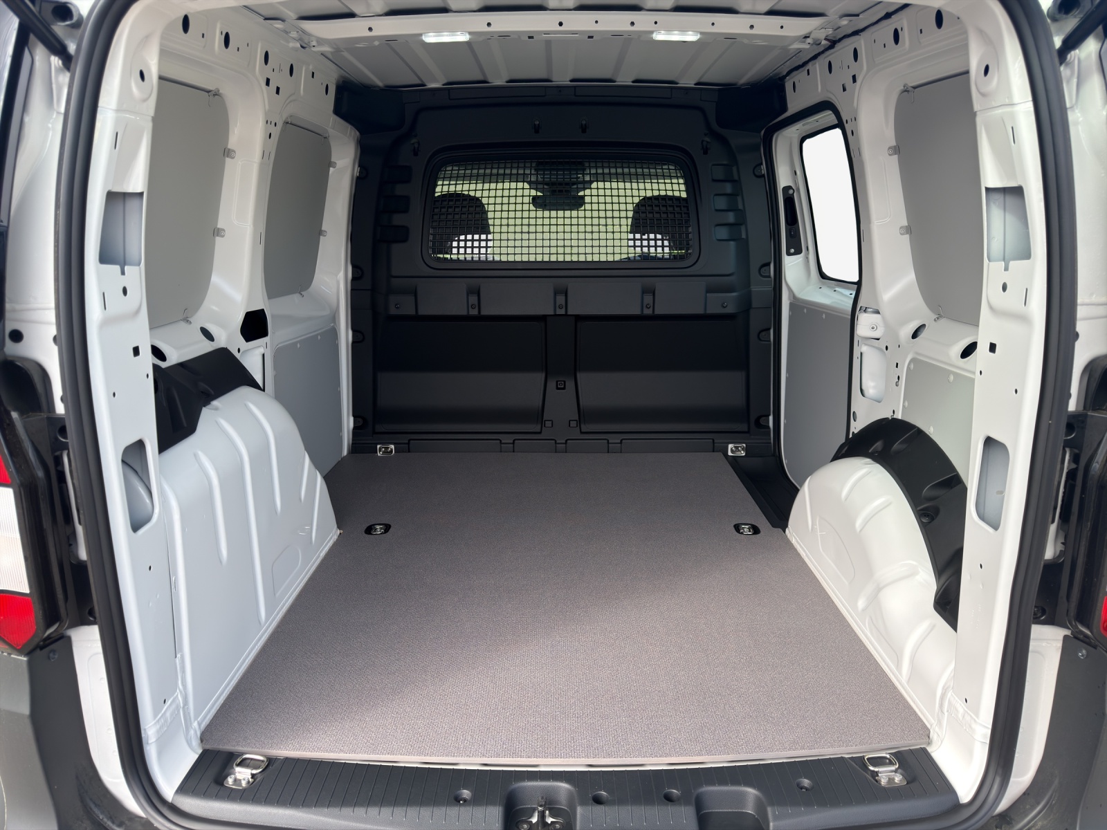 VW Caddy Cargo Entry 2.0TDI 102PS 6G-image-12