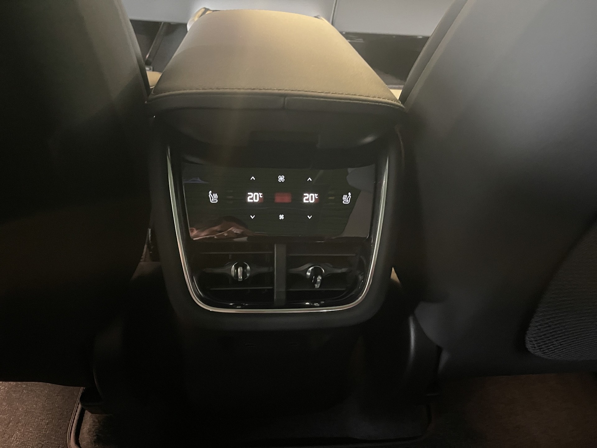 VOLVO EX90 Twin Performance Ultra AWD-image-16