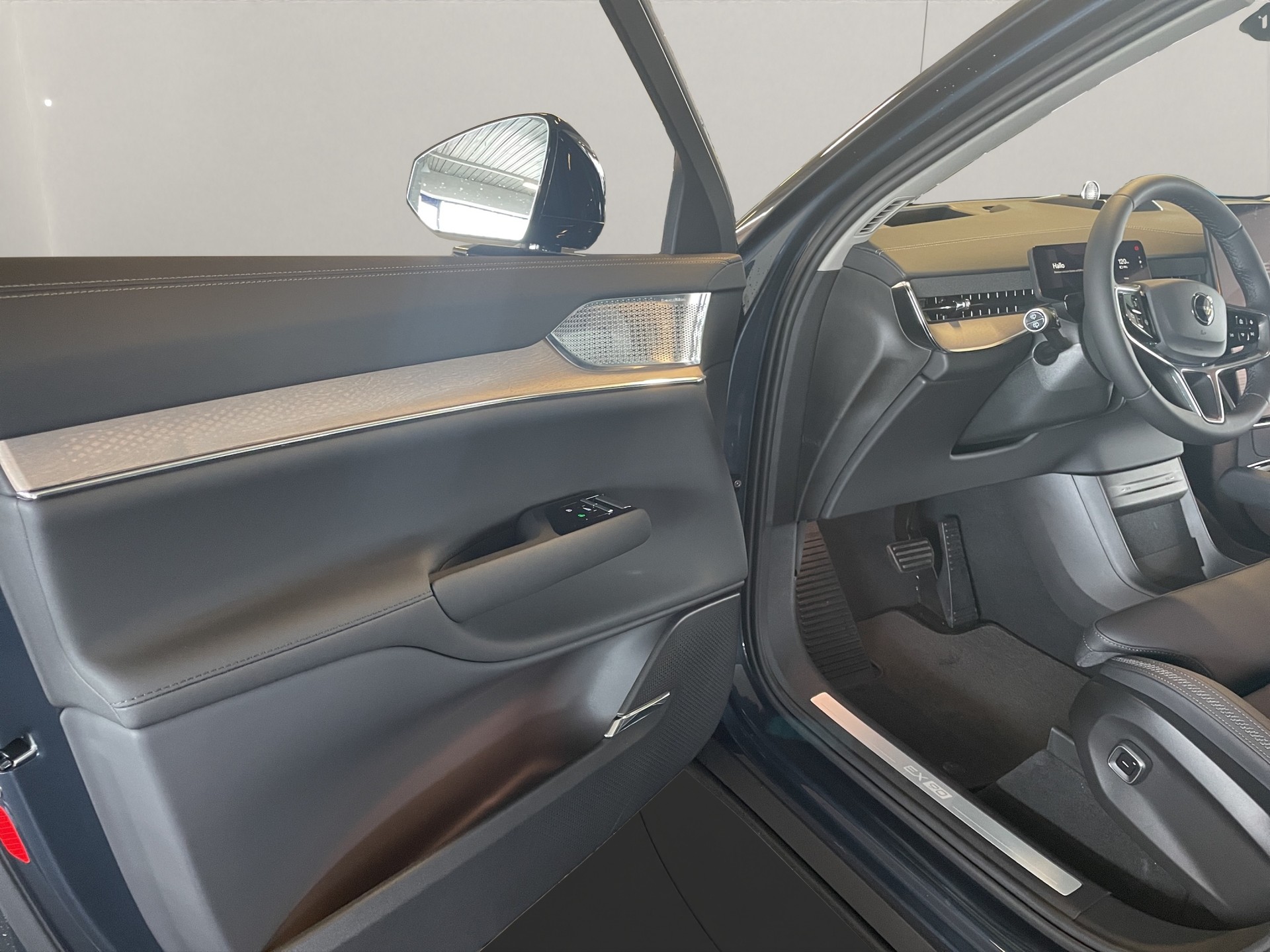 VOLVO EX90 Twin Performance Ultra AWD-image-6