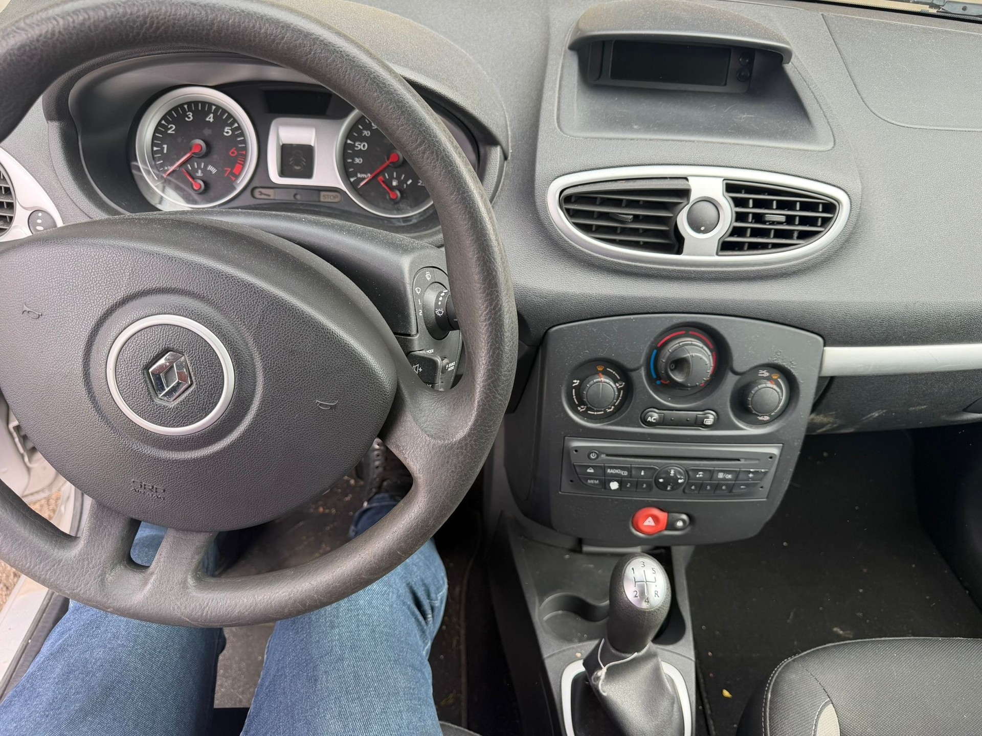RENAULT Clio 1.2 16V Expression-image-6