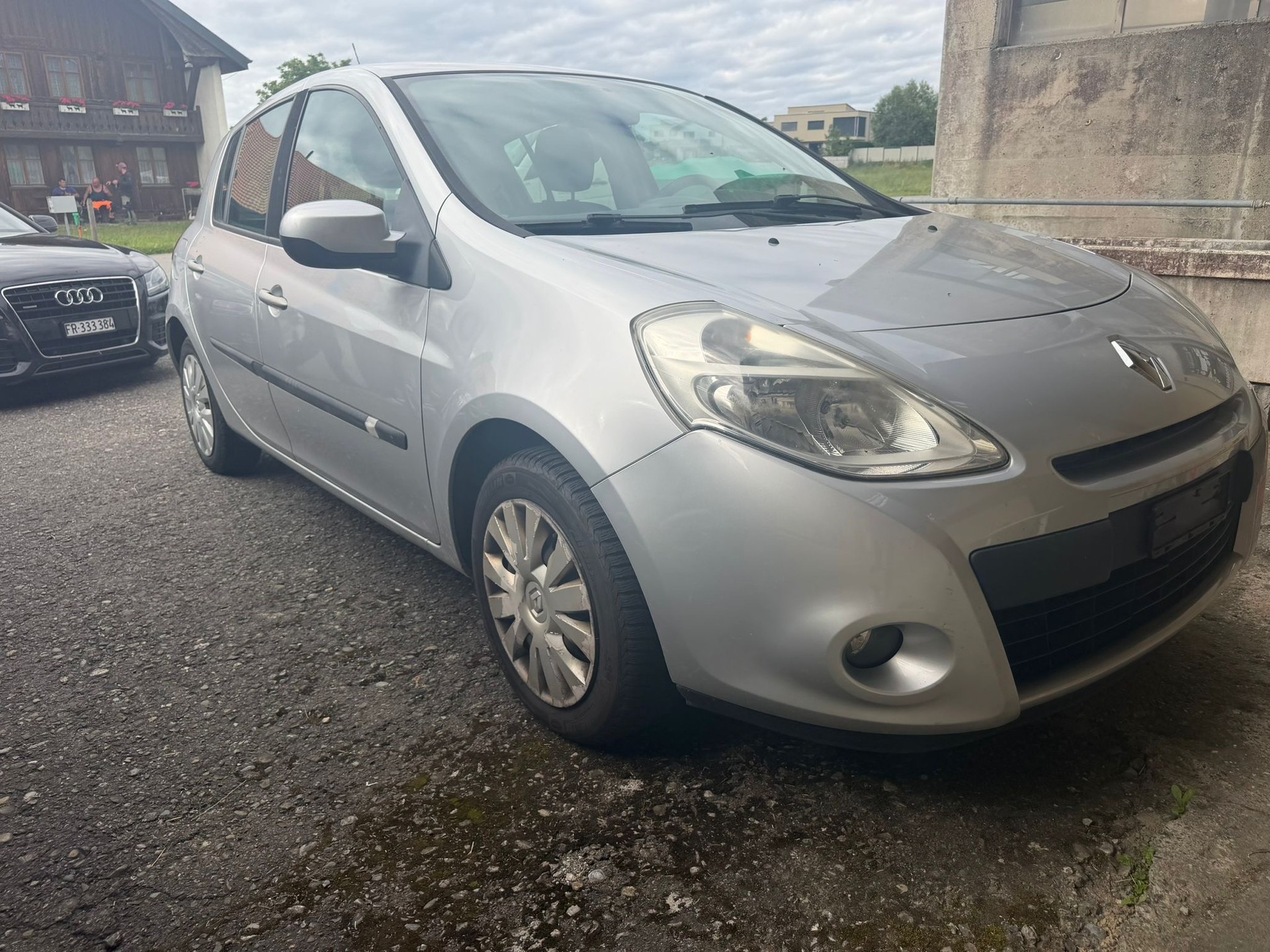 RENAULT Clio 1.2 16V Expression-image-0