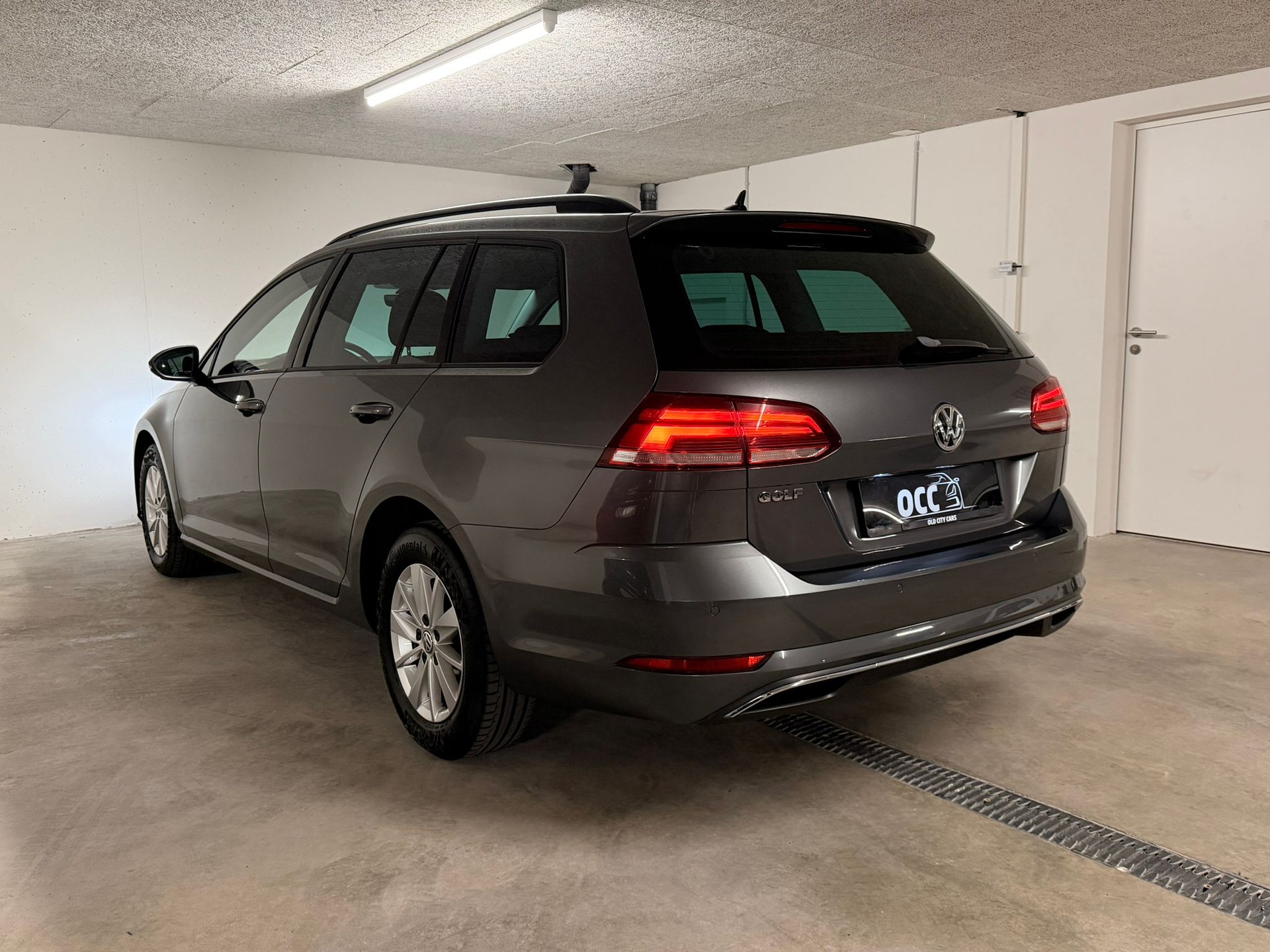 VW Golf Variant 1.6 TDI Comfortline DSG-image-4