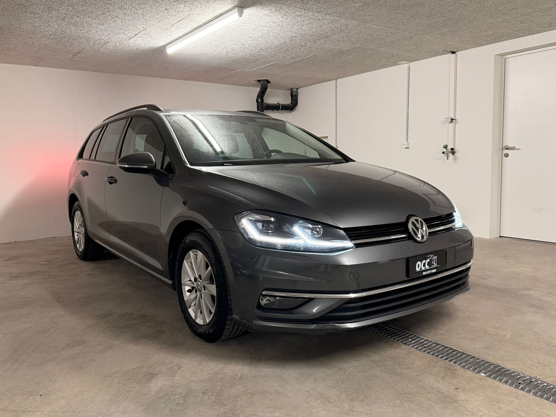 VW Golf Variant 1.6 TDI Comfortline DSG-image-0