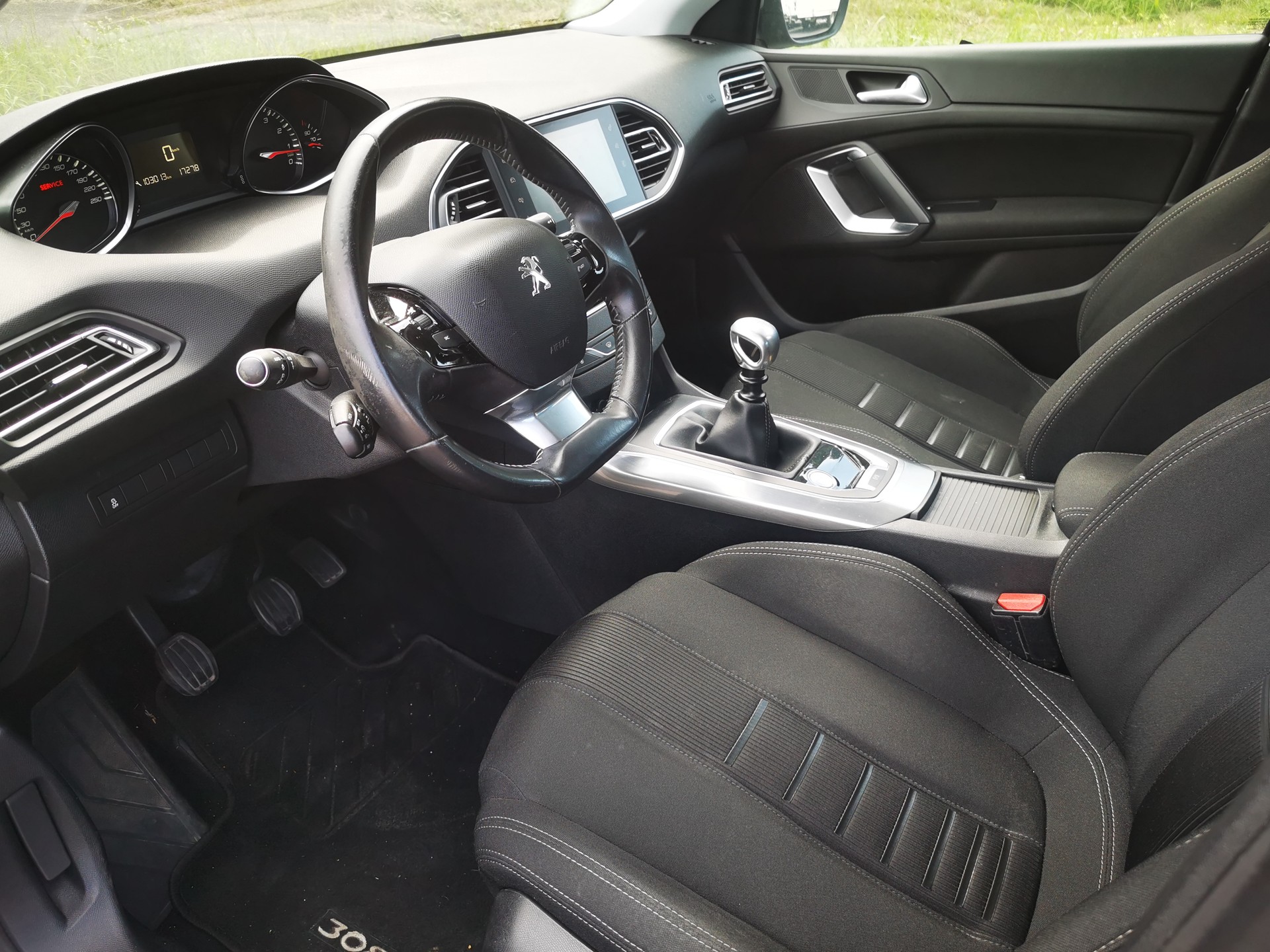 PEUGEOT 308 1.6 THP Allure-image-9