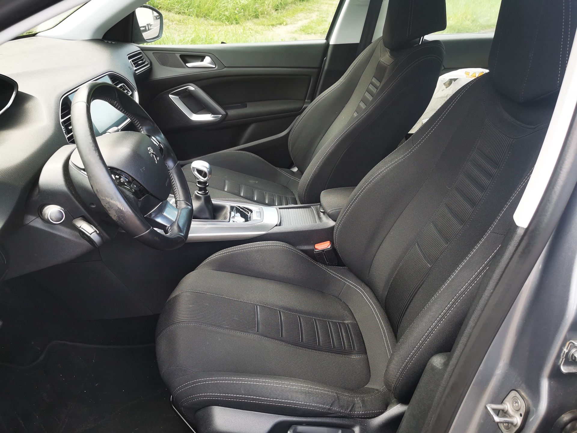 PEUGEOT 308 1.6 THP Allure-image-10