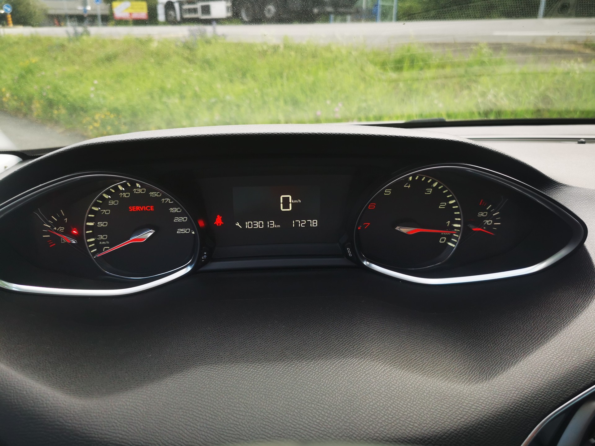 PEUGEOT 308 1.6 THP Allure-image-12