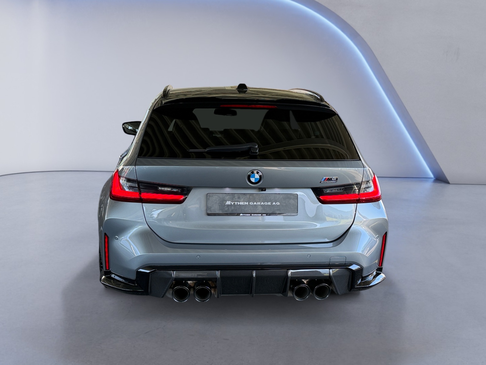BMW M3 Competition xDrive Touring-image-3