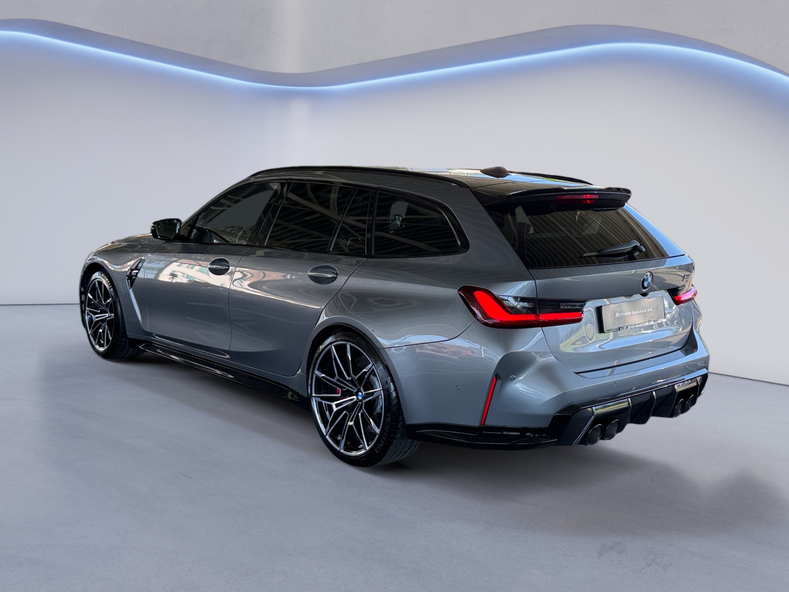 BMW M3 Competition xDrive Touring-image-2