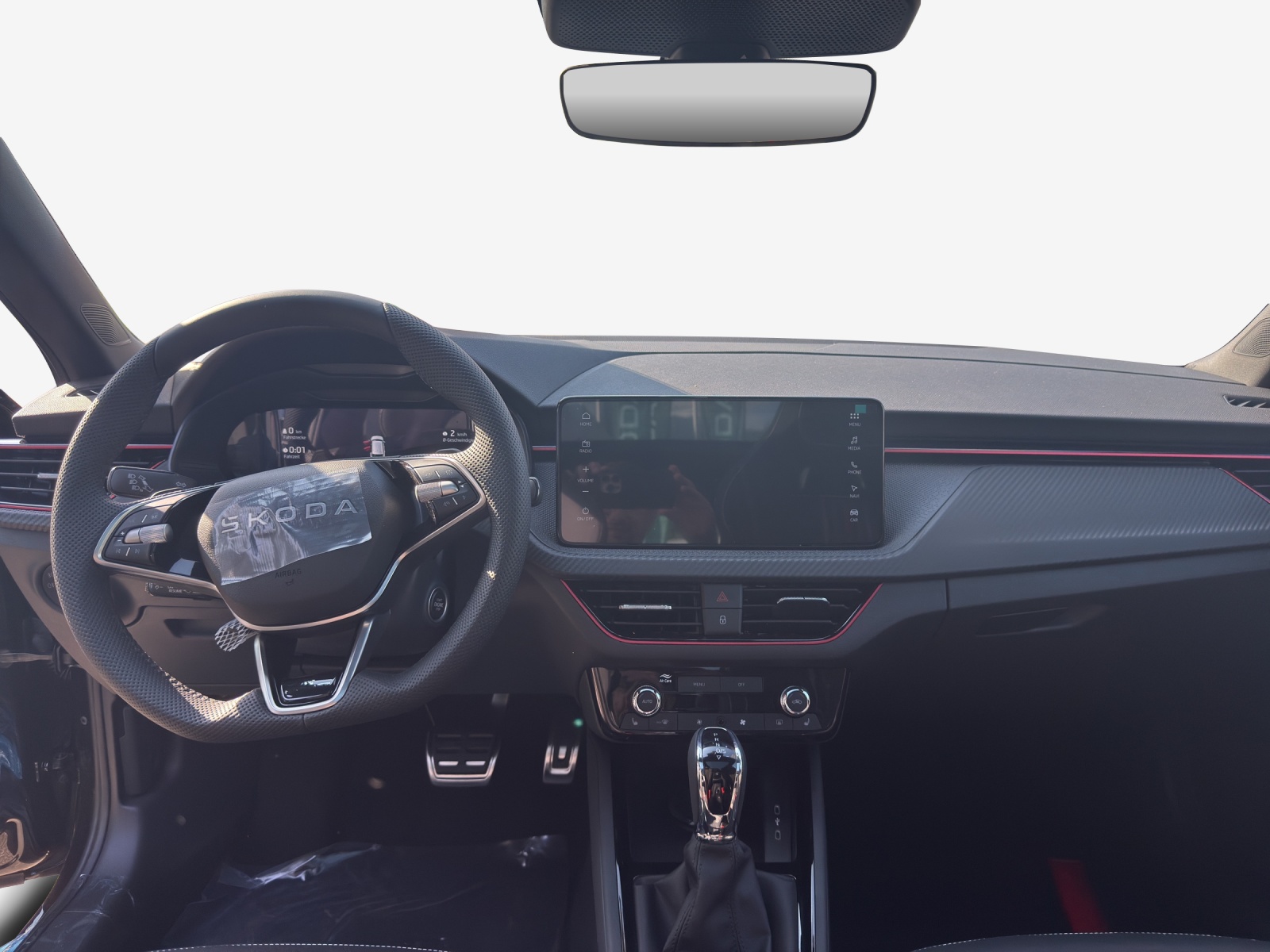 SKODA Kamiq 1.5 TSI Monte Carlo DSG-image-8