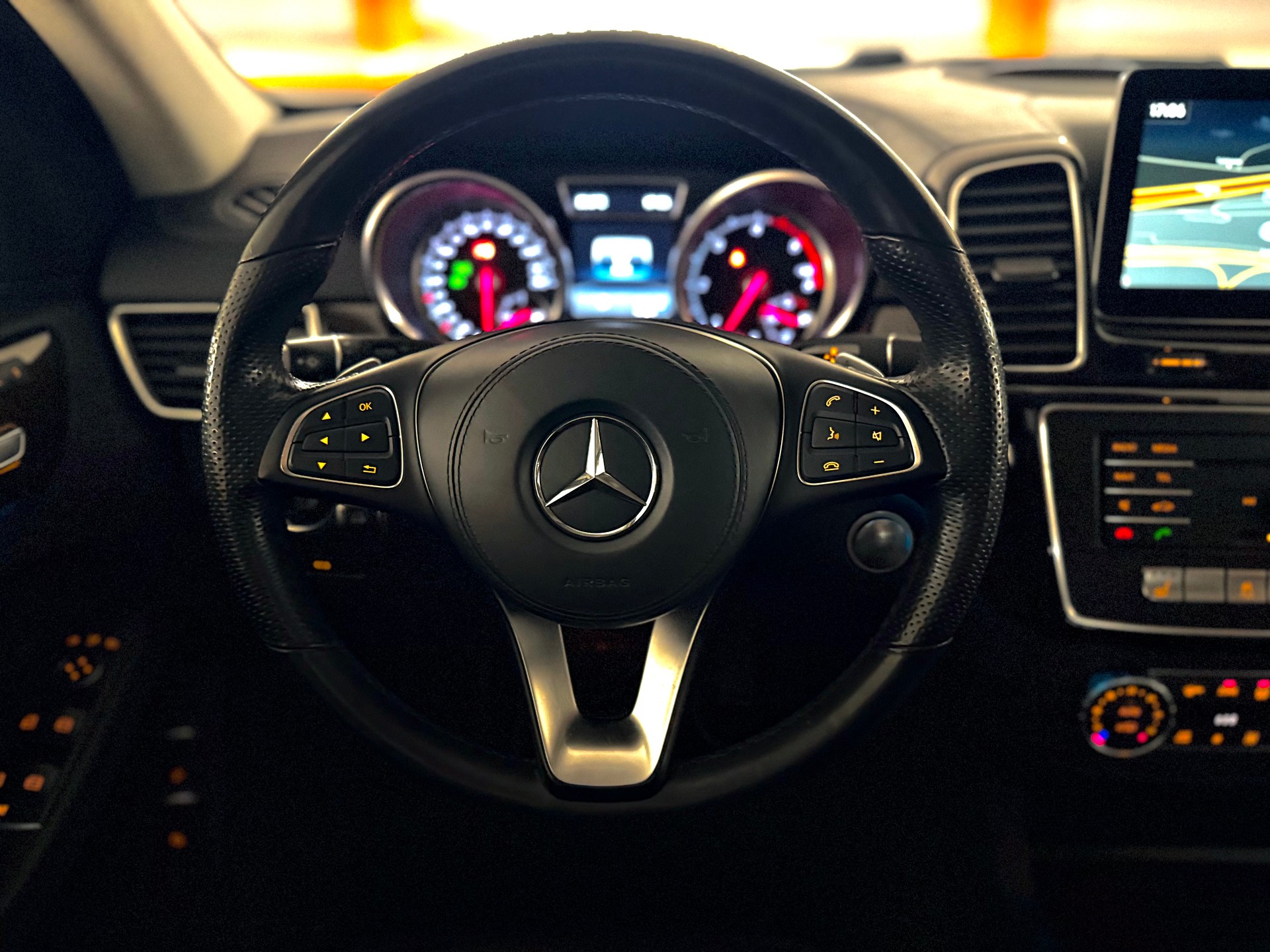 MERCEDES-BENZ GLS 350 d 4Matic 9G-TRONIC-image-11