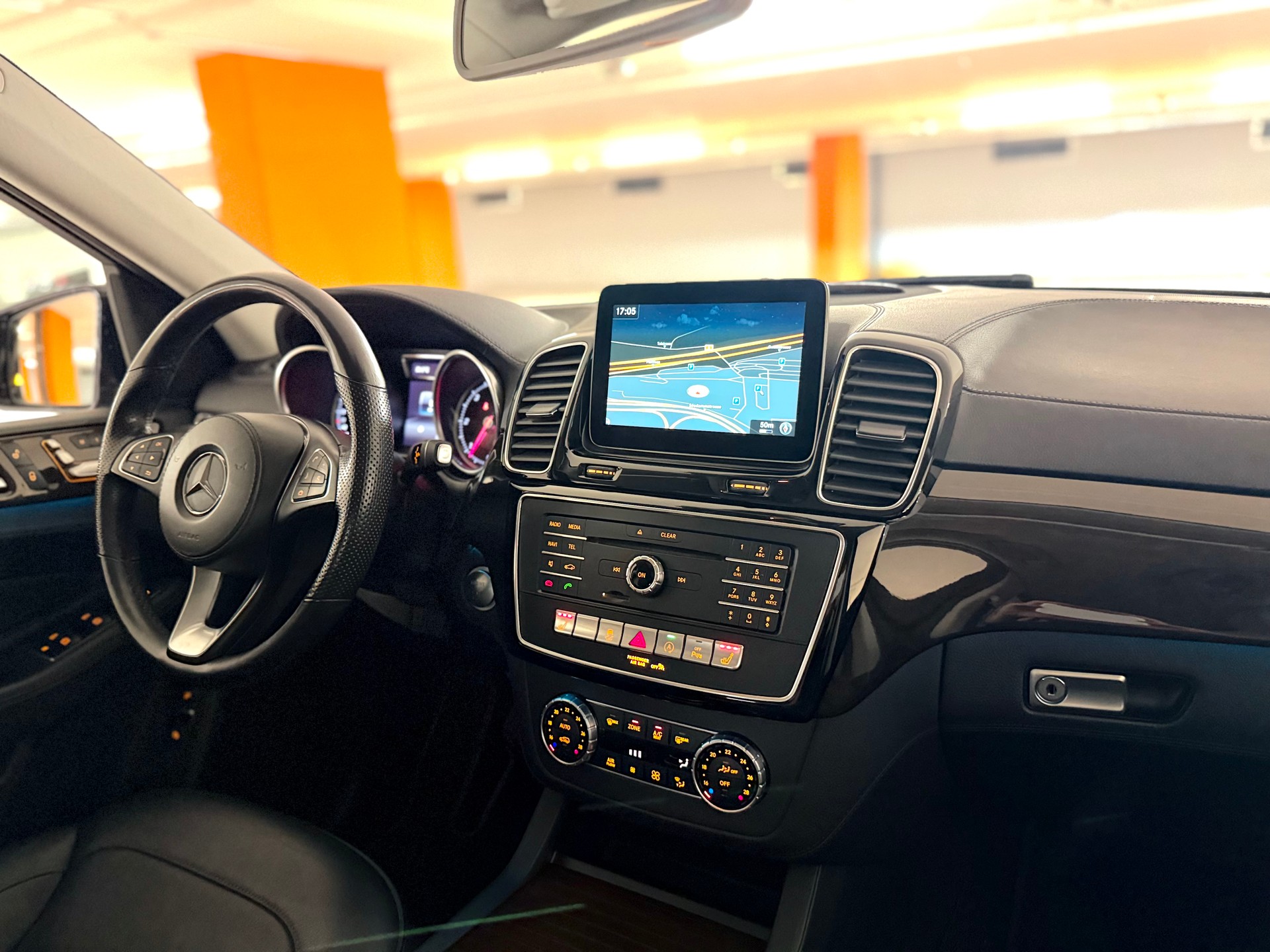 MERCEDES-BENZ GLS 350 d 4Matic 9G-TRONIC-image-13