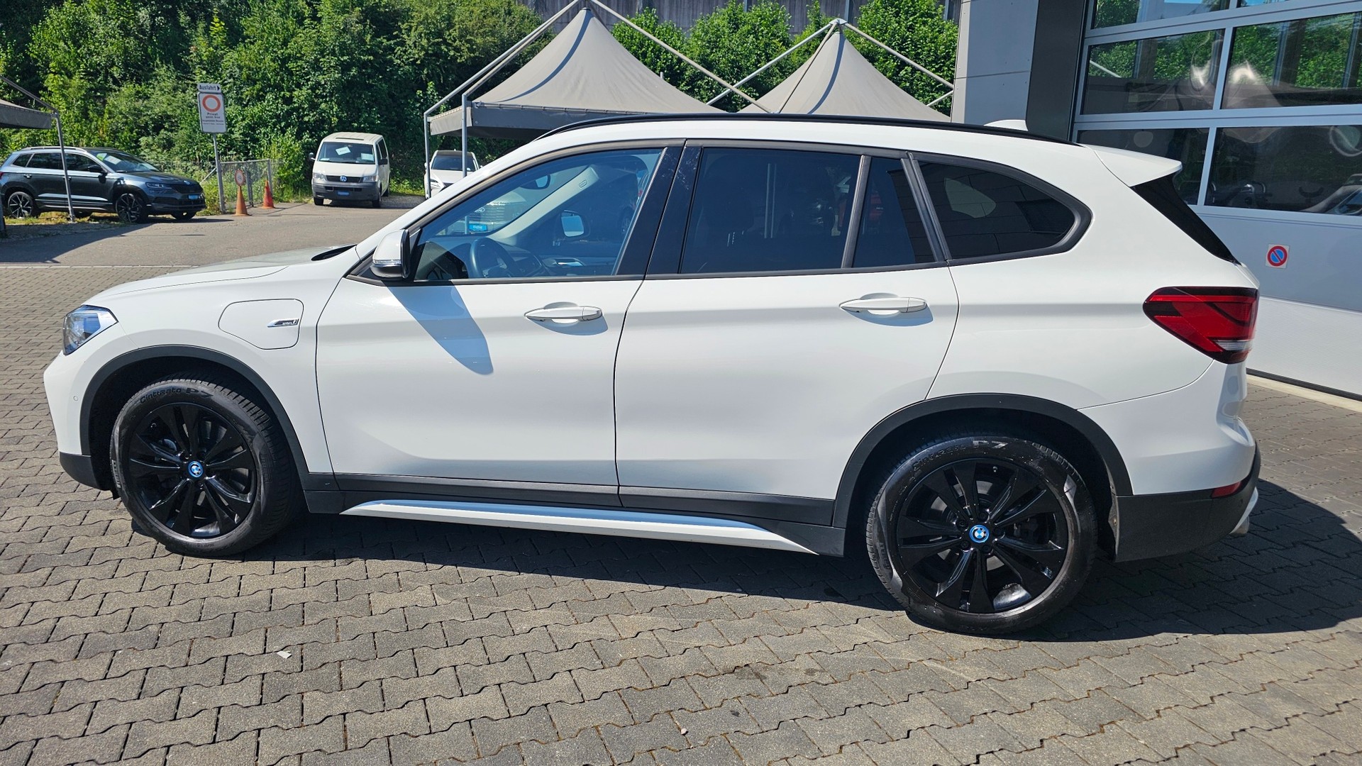 BMW X1 xDrive 25e Sport Line Steptronic-image-13