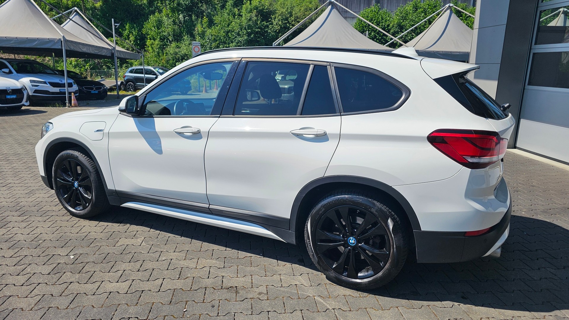BMW X1 xDrive 25e Sport Line Steptronic-image-12