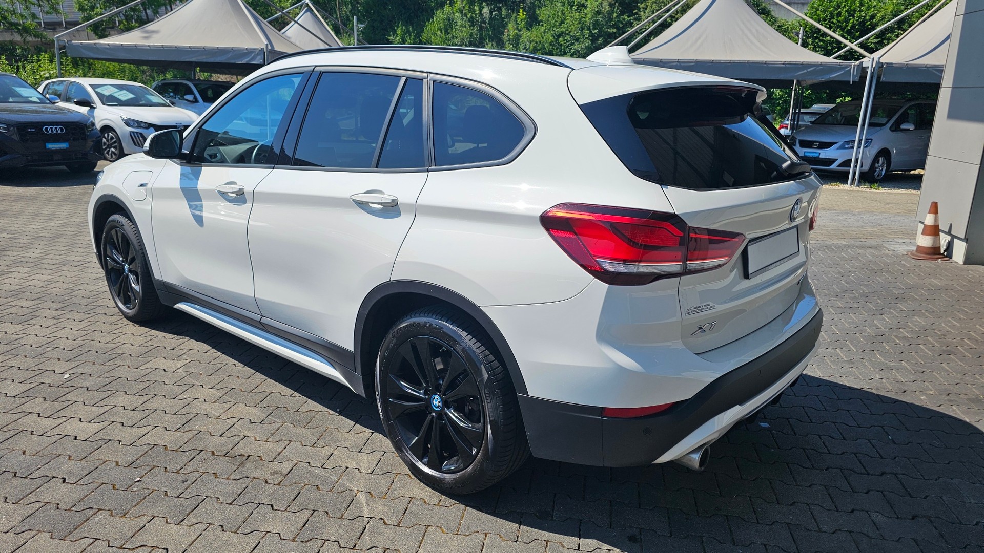 BMW X1 xDrive 25e Sport Line Steptronic-image-11