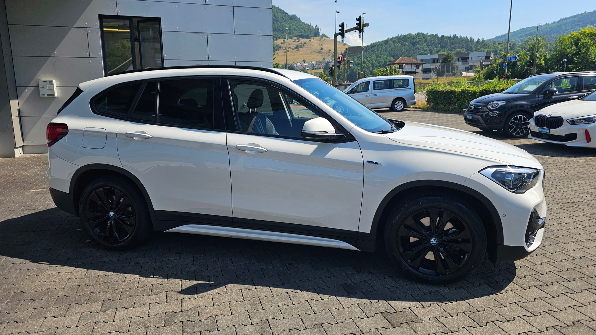 BMW X1 xDrive 25e Sport Line Steptronic-image-3