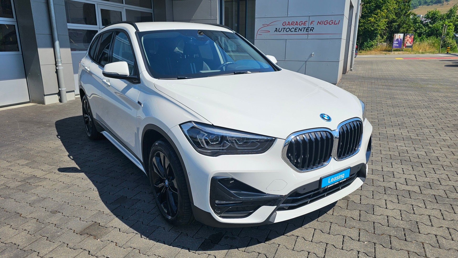 BMW X1 xDrive 25e Sport Line Steptronic-image-0