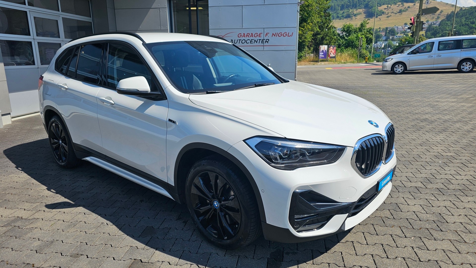 BMW X1 xDrive 25e Sport Line Steptronic-image-1