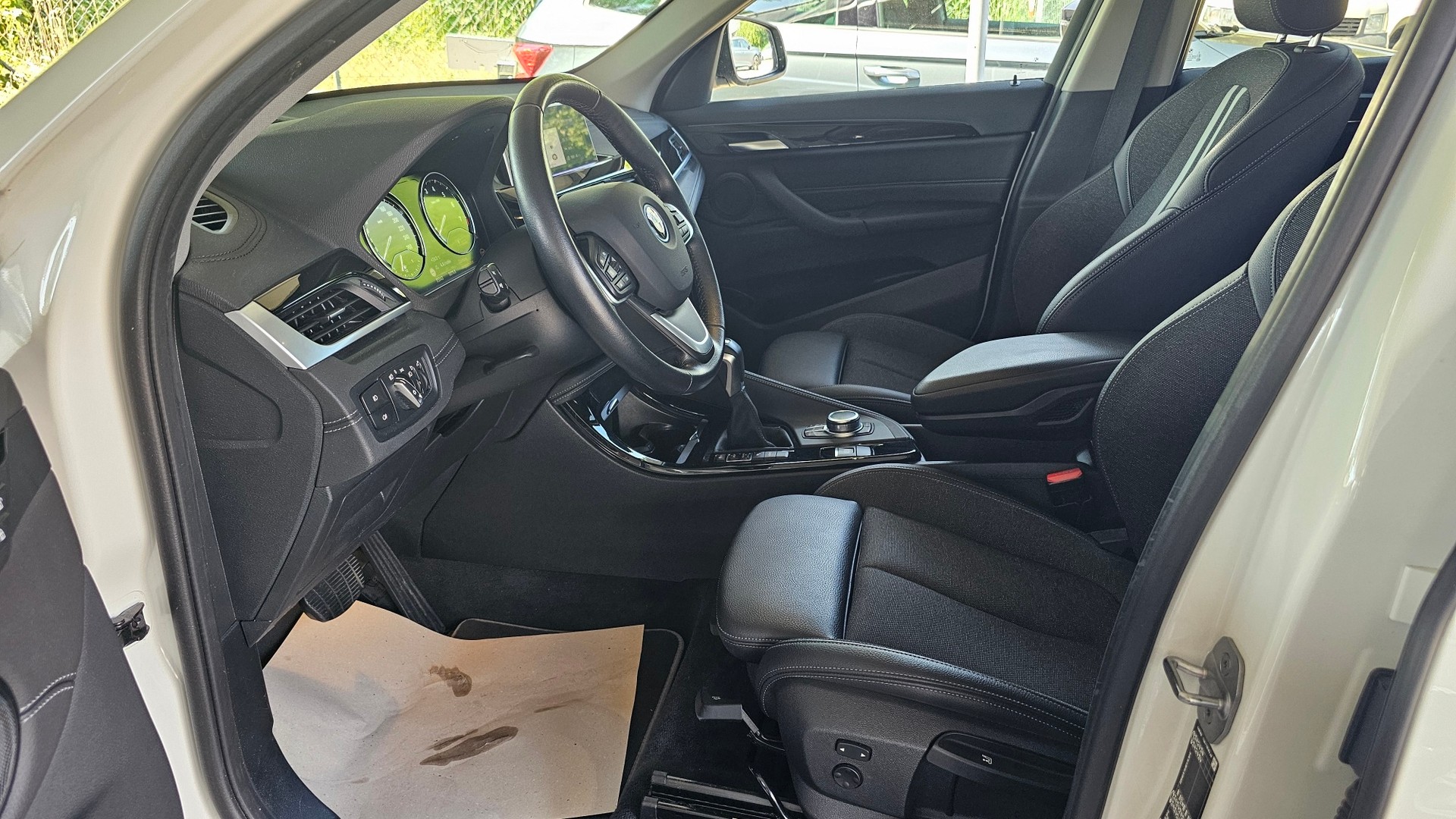 BMW X1 xDrive 25e Sport Line Steptronic-image-19