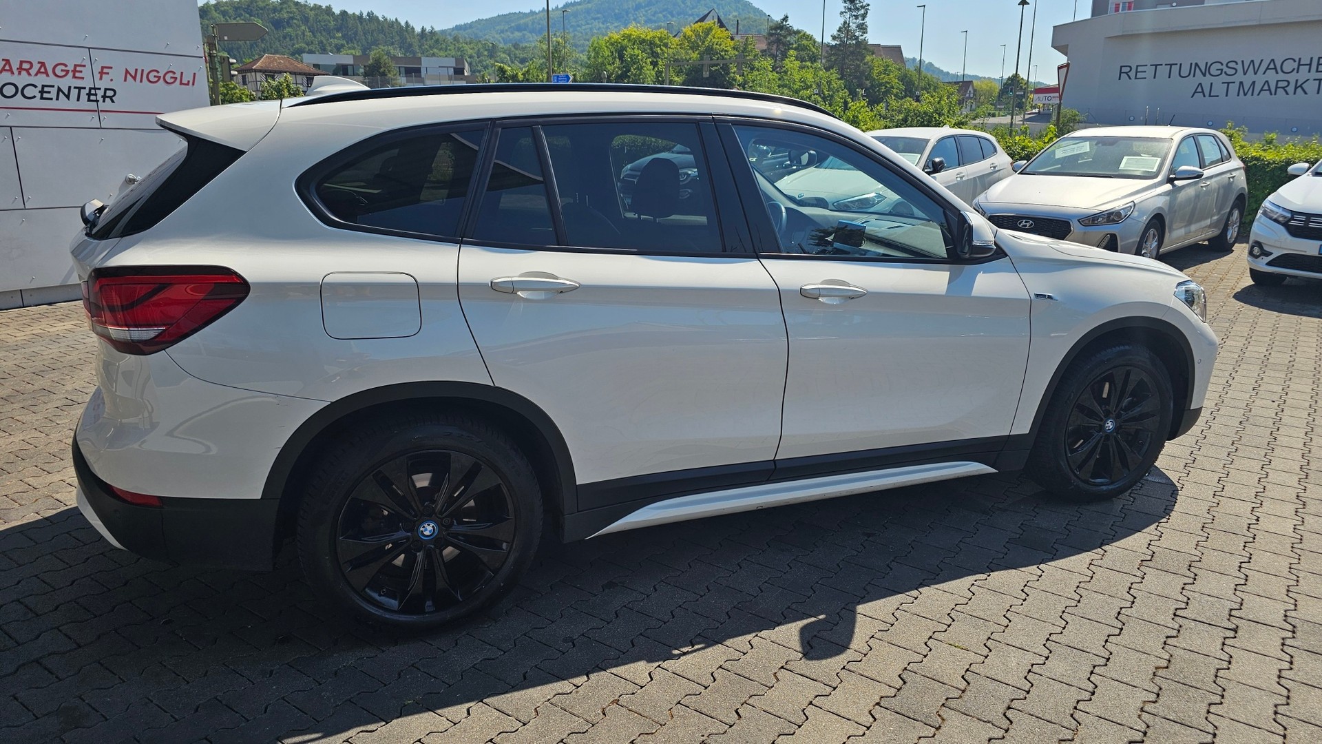 BMW X1 xDrive 25e Sport Line Steptronic-image-5