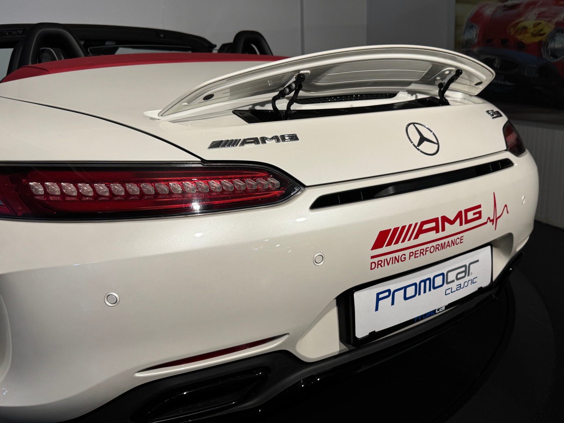 MERCEDES-BENZ AMG GT C Roadster Speedshift DCT-image-14