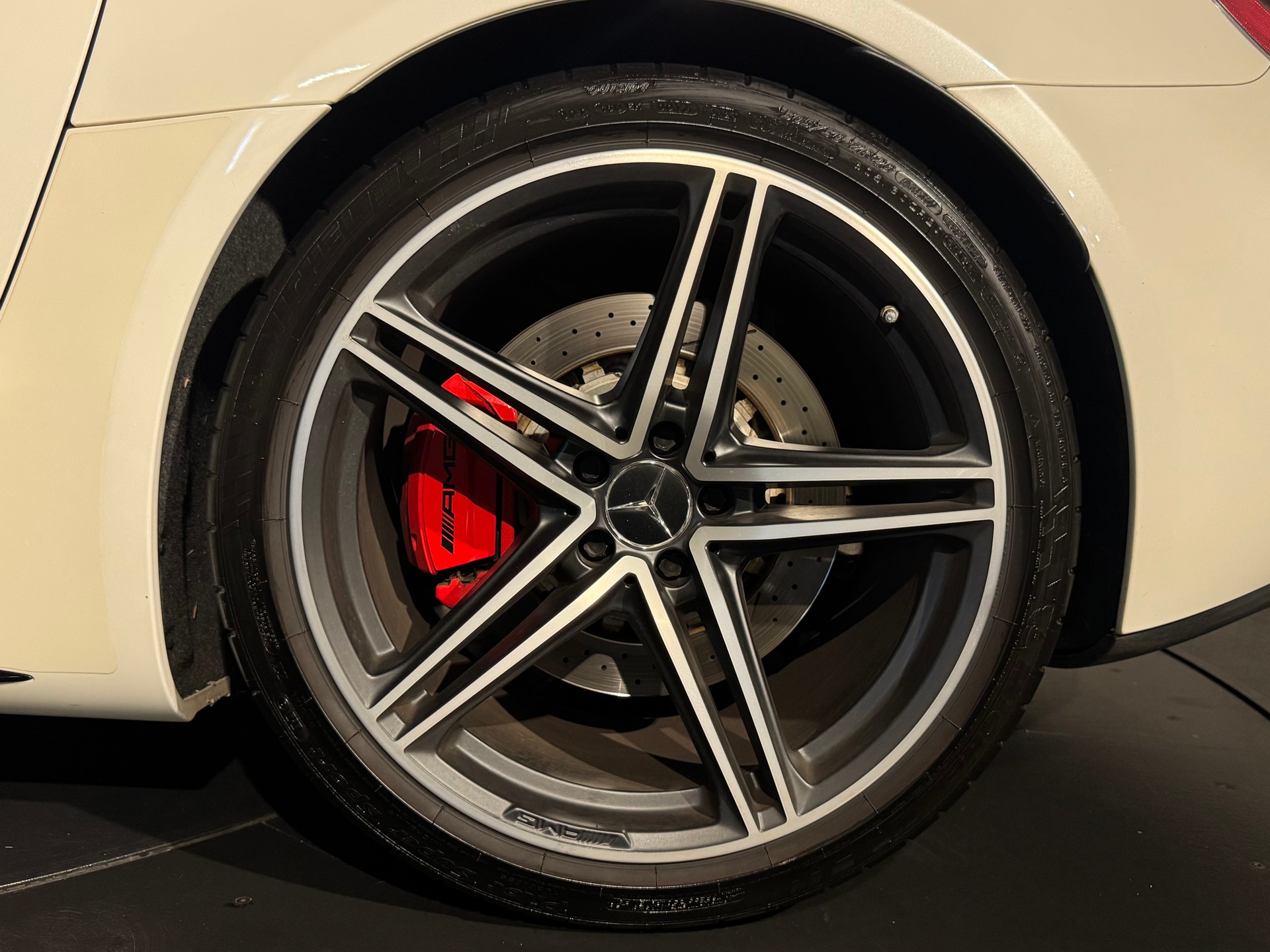MERCEDES-BENZ AMG GT C Roadster Speedshift DCT-image-16