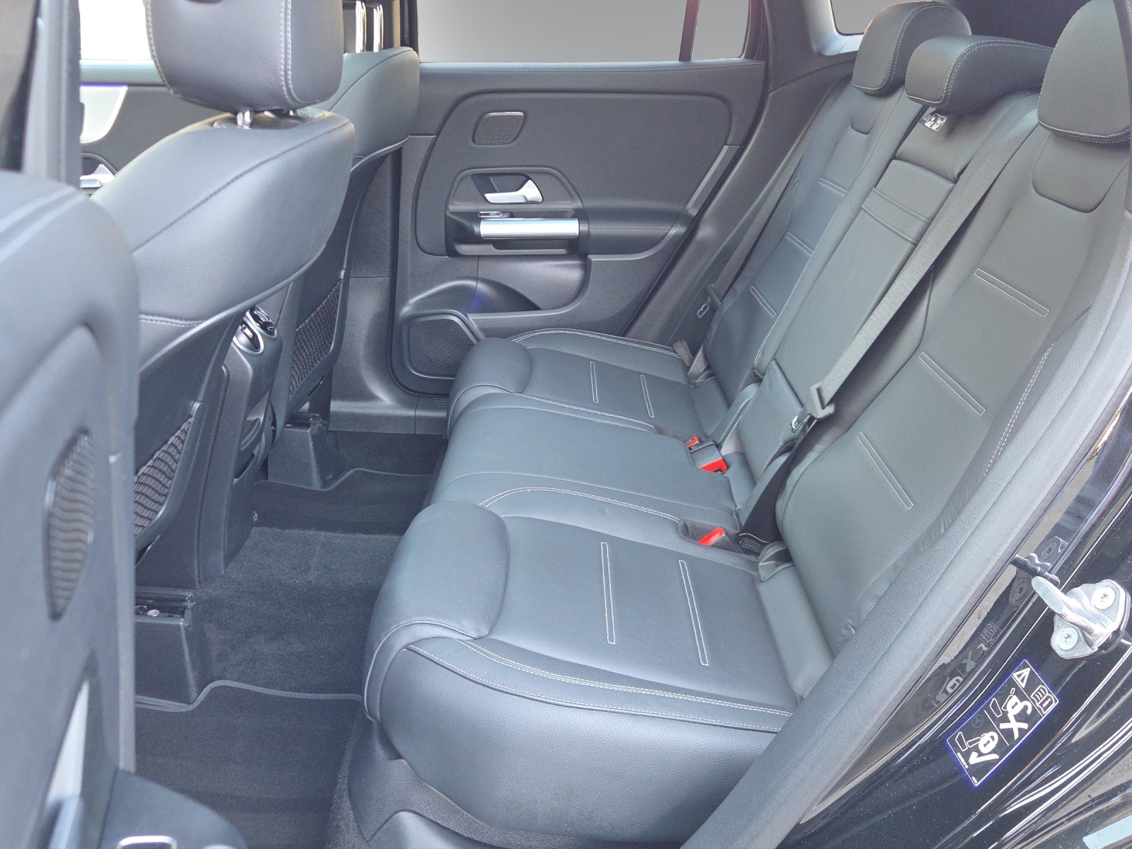 MERCEDES-BENZ GLA 35 AMG 4Matic 8G-Speedshift DCT-image-9