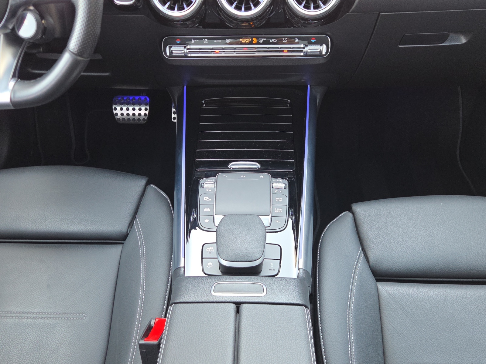MERCEDES-BENZ GLA 35 AMG 4Matic 8G-Speedshift DCT-image-13