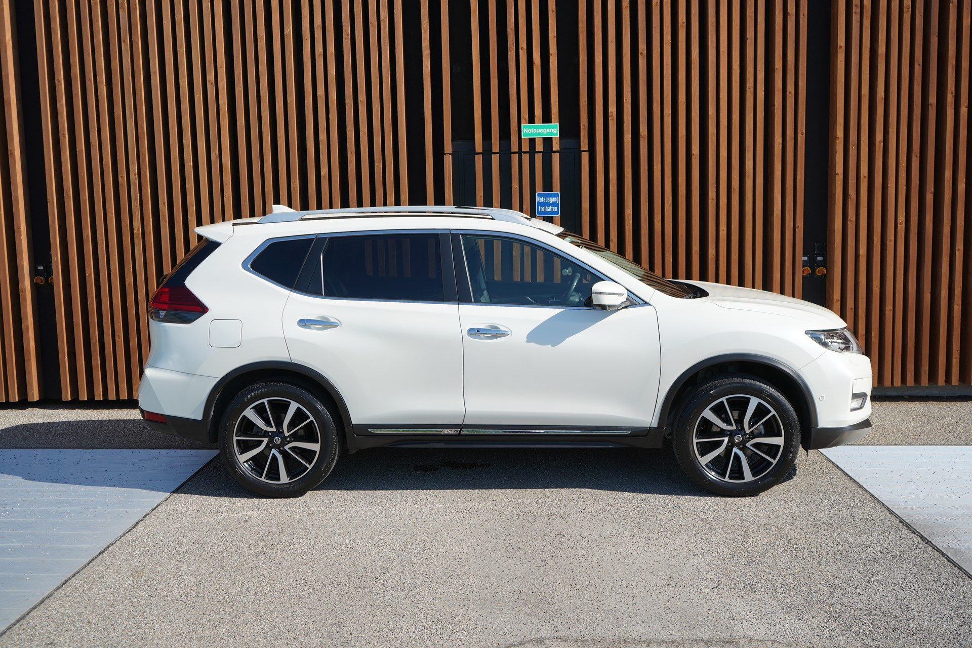 NISSAN X-TRAIL 1.3 DIG-T TEKNA DCT l 158 PS-image-4