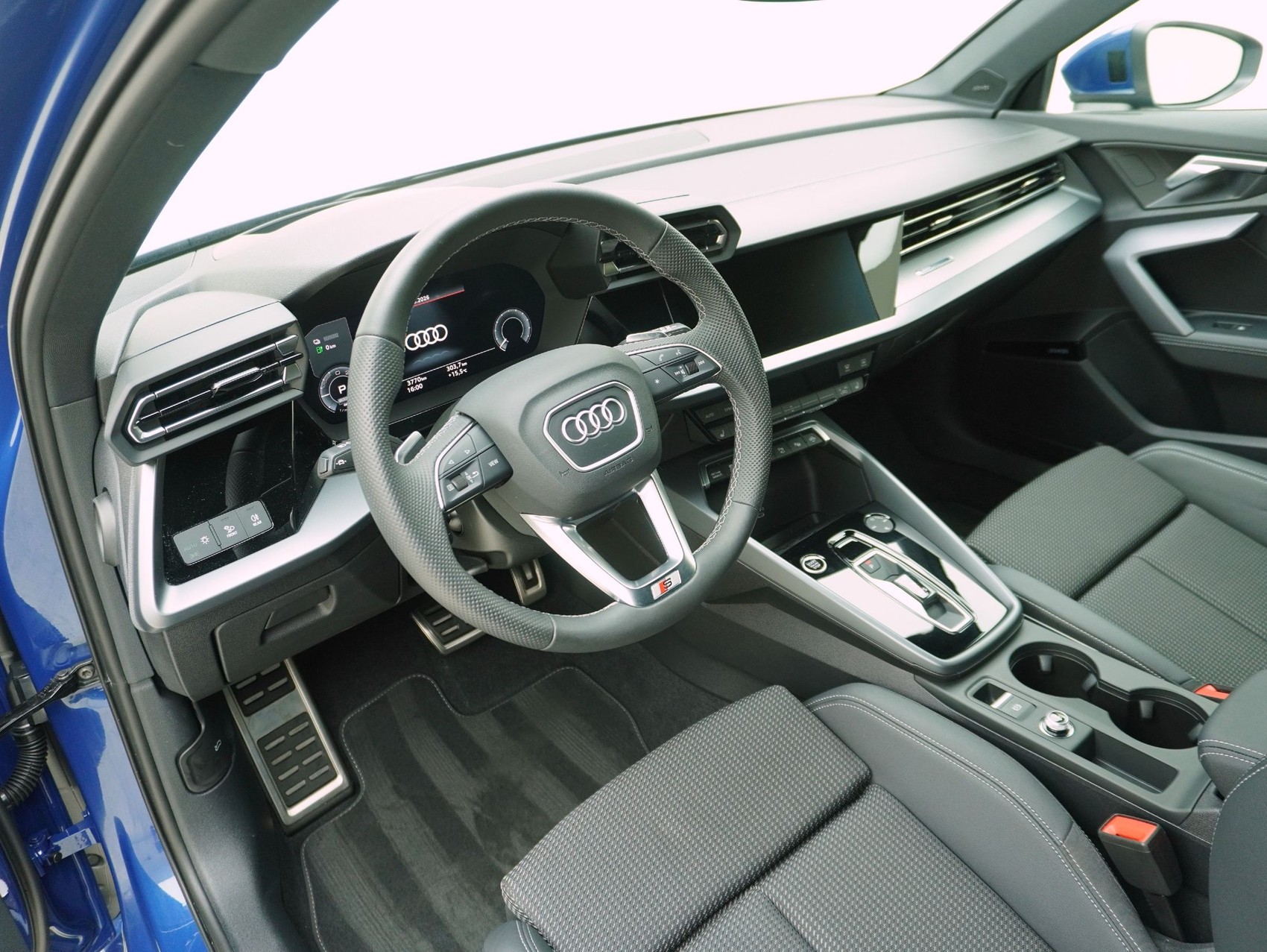 AUDI A3 Sportback 40 TFSI e S line S-Tronic **Audi Werksgarantie bis 06/2030**-image-9
