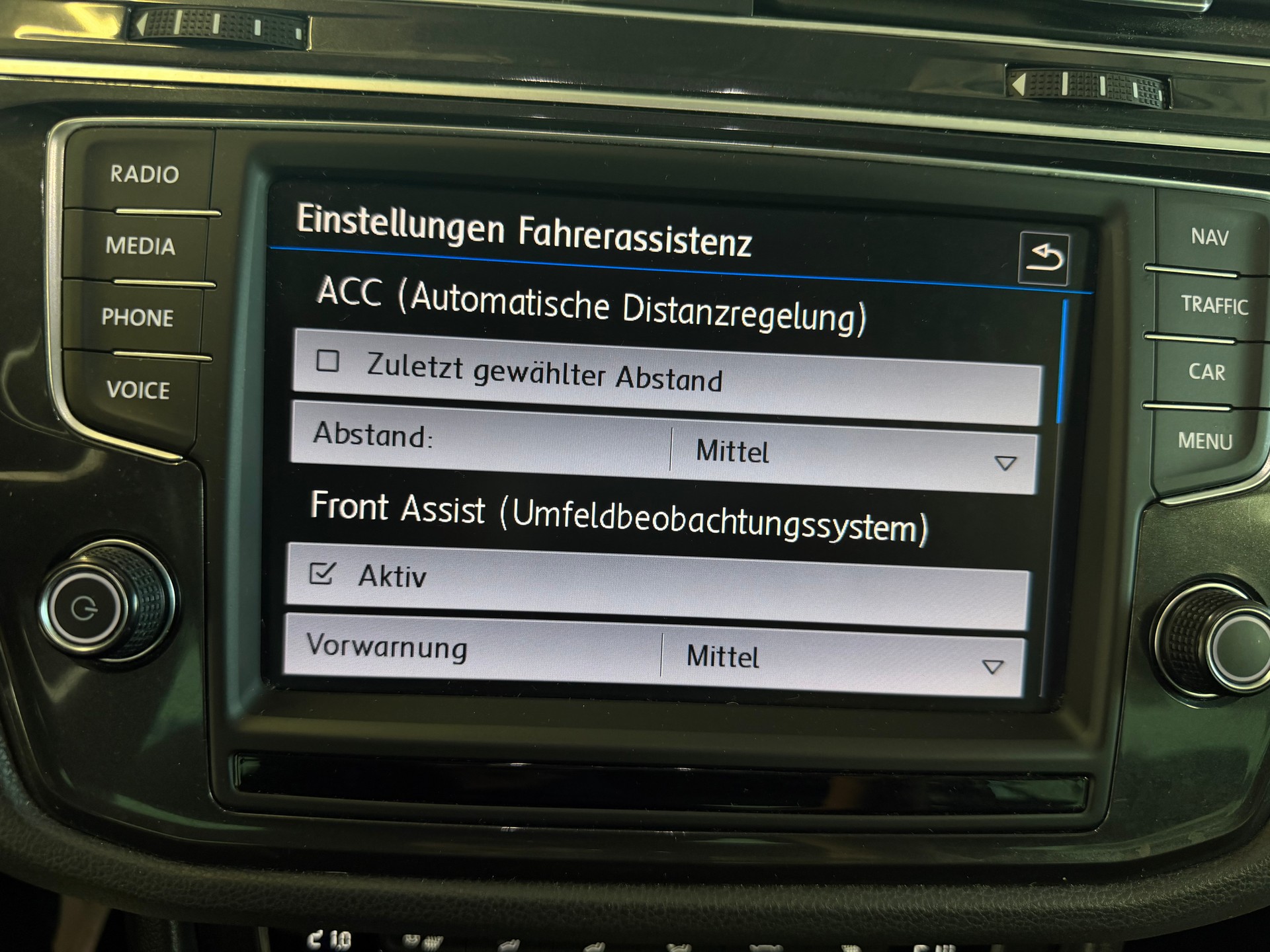 VW Tiguan 2.0TSI Highline 4Motion DSG | Ab MFK 05.2025 | RF-Kamera | Active Info Display-image-17
