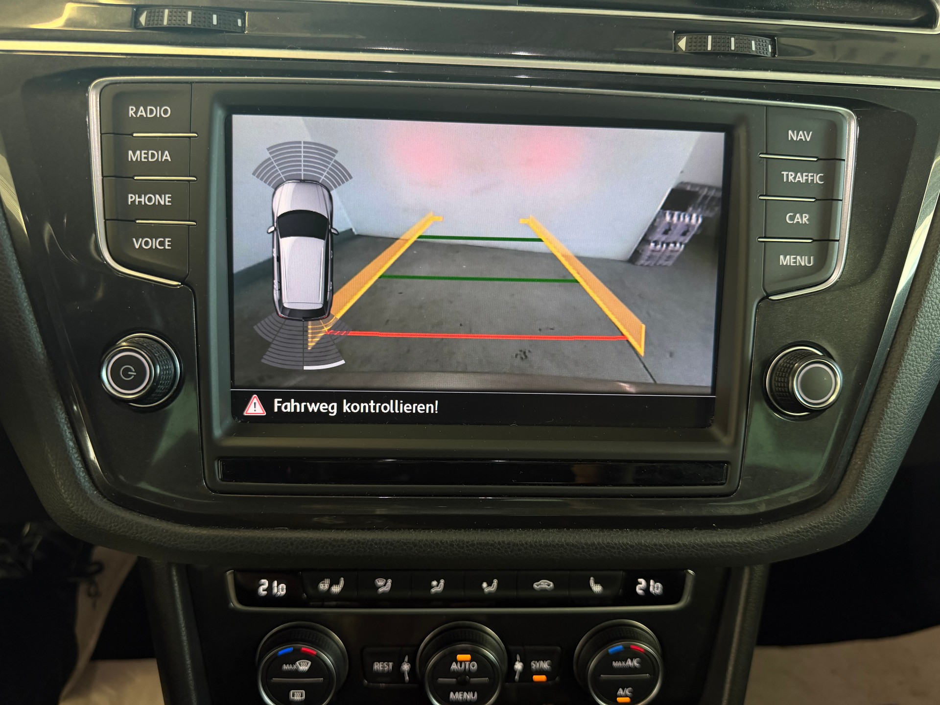VW Tiguan 2.0TSI Highline 4Motion DSG | Ab MFK 05.2025 | RF-Kamera | Active Info Display-image-15