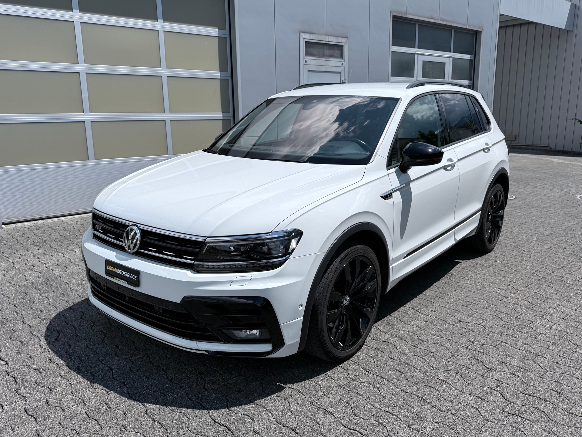 VW Tiguan 2.0TSI Highline R- Line 4Motion DSG-image-3