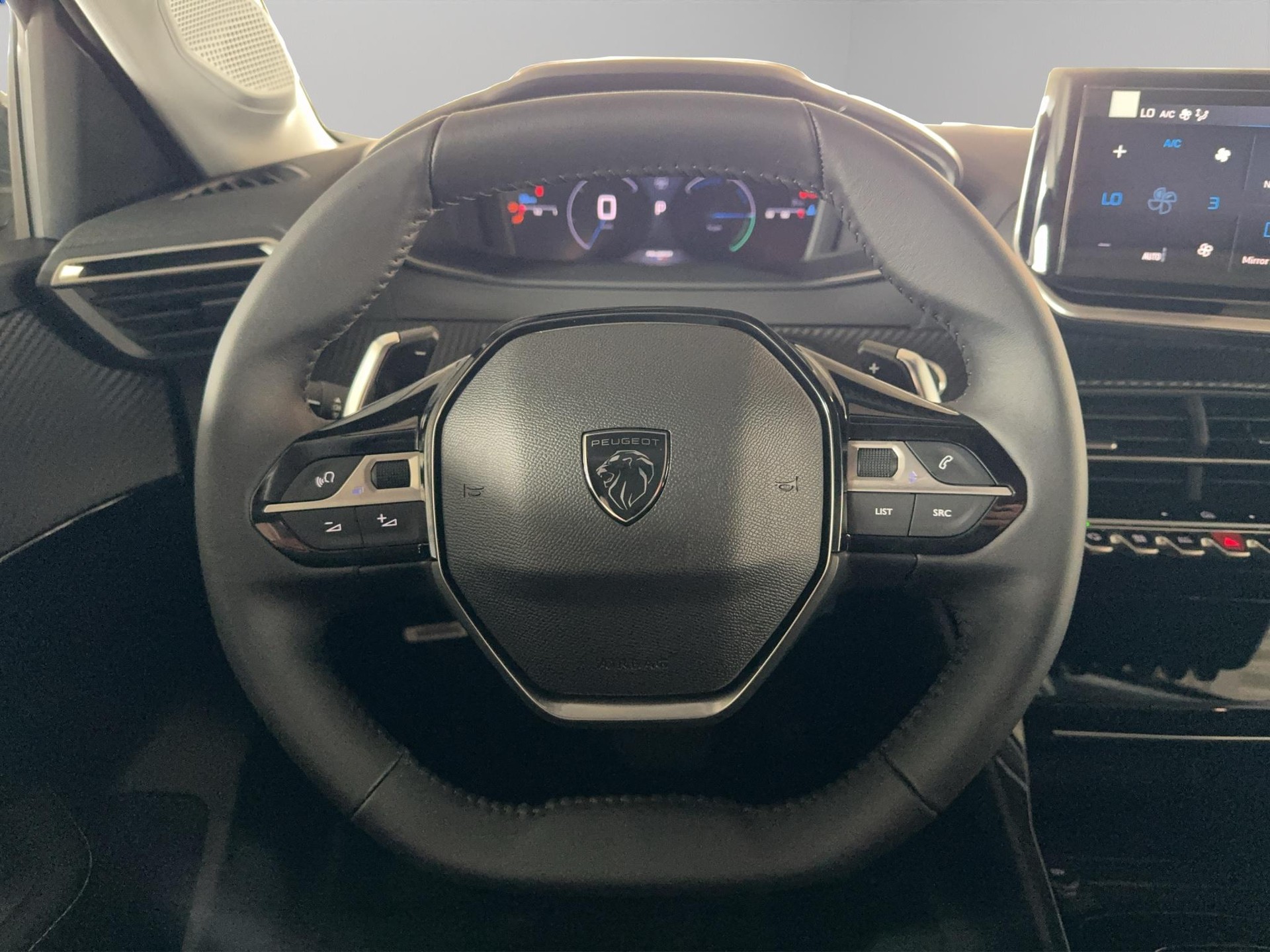 PEUGEOT 208 1.2 Hybrid Allure-image-11