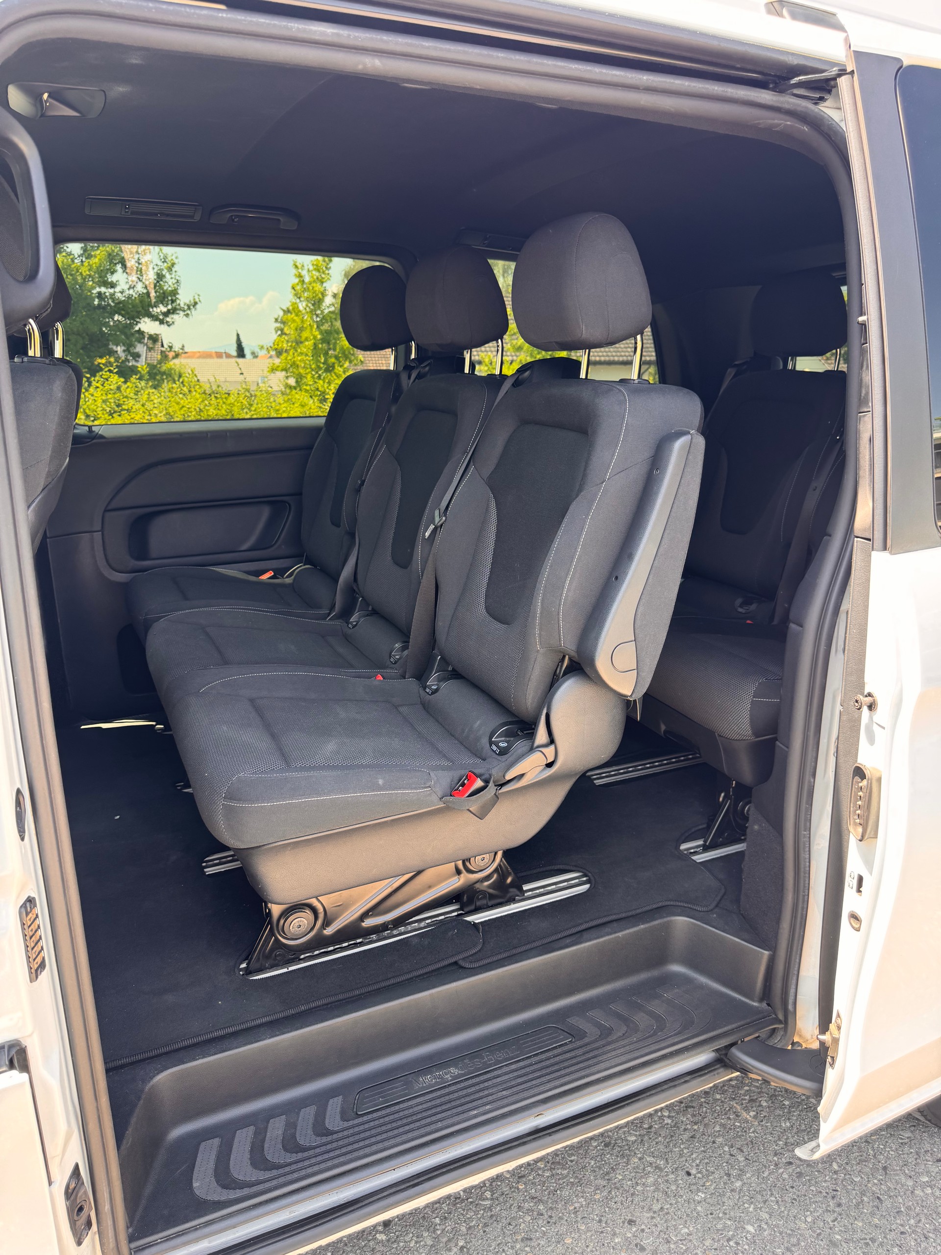 MERCEDES-BENZ V 220 d Avantgarde kurz 4m-image-4