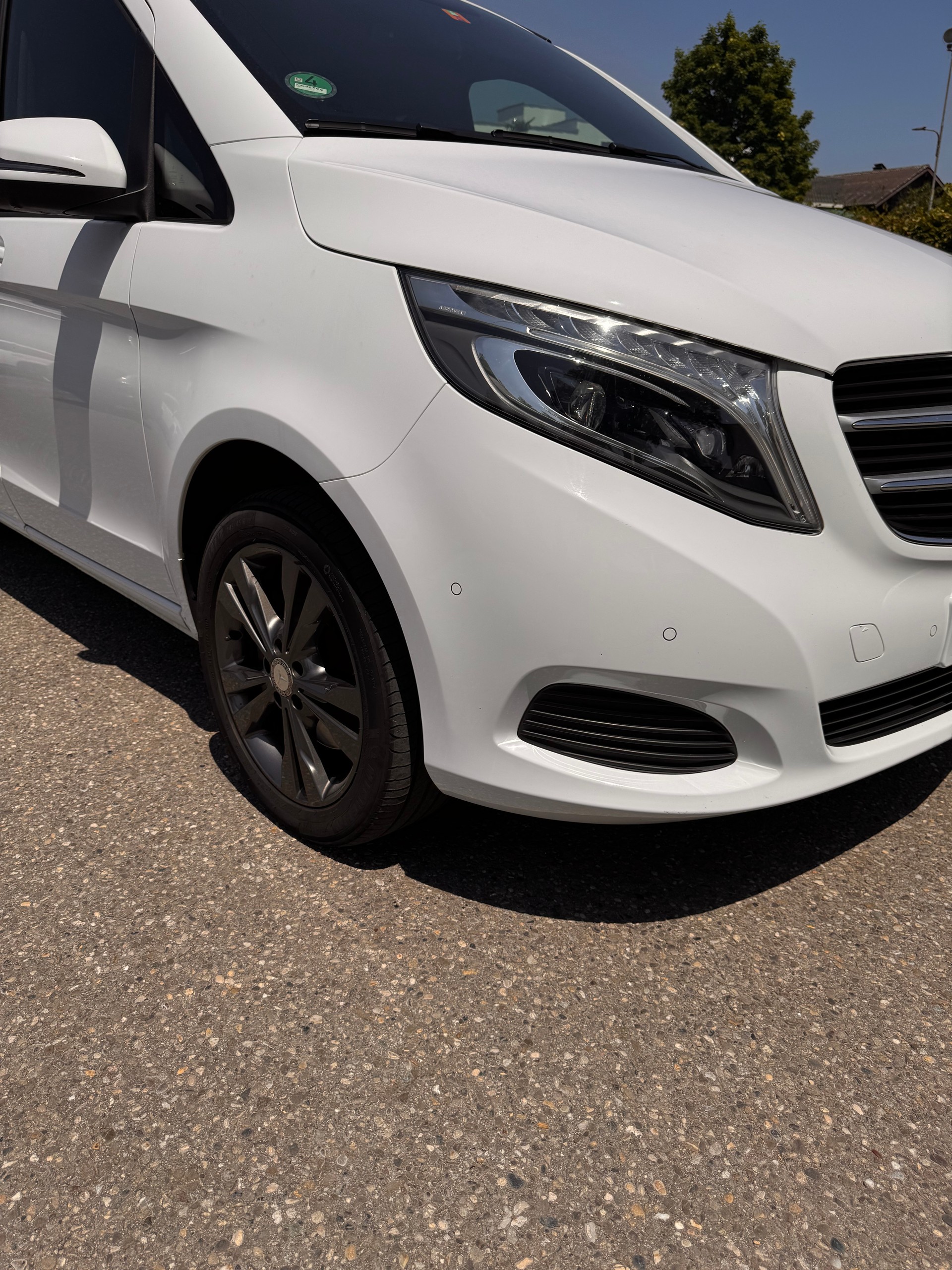 MERCEDES-BENZ V 220 d Avantgarde kurz 4m-image-1