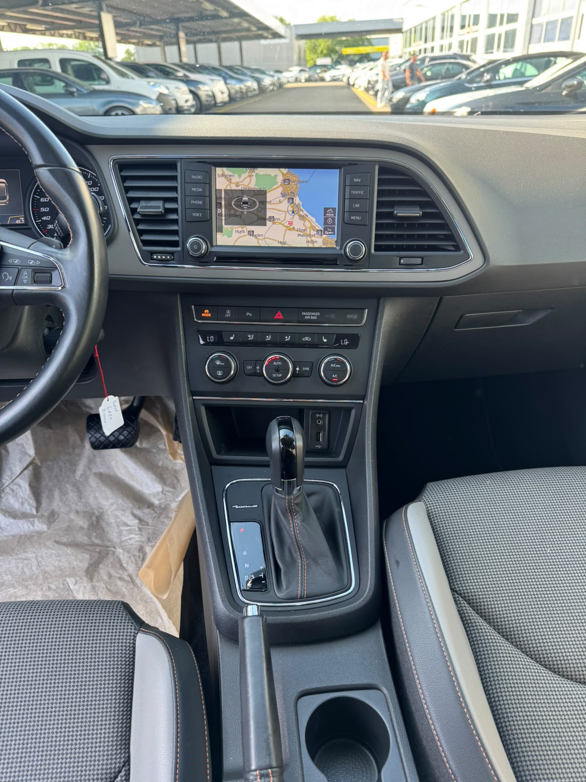 SEAT Leon ST 1.8 TSI X-Perience 4Drive DSG-image-11