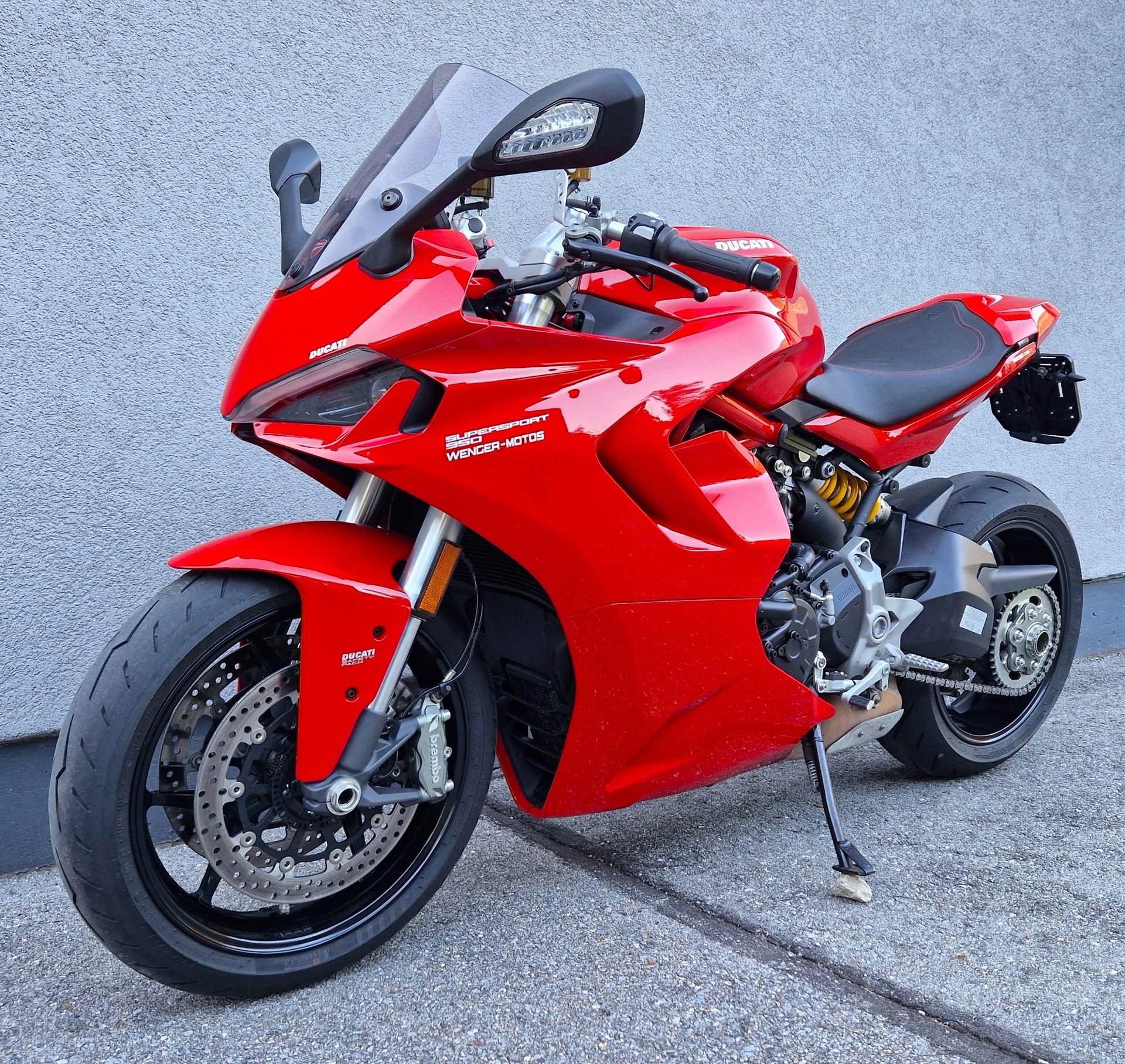 DUCATI Supersport-showroom-element-2